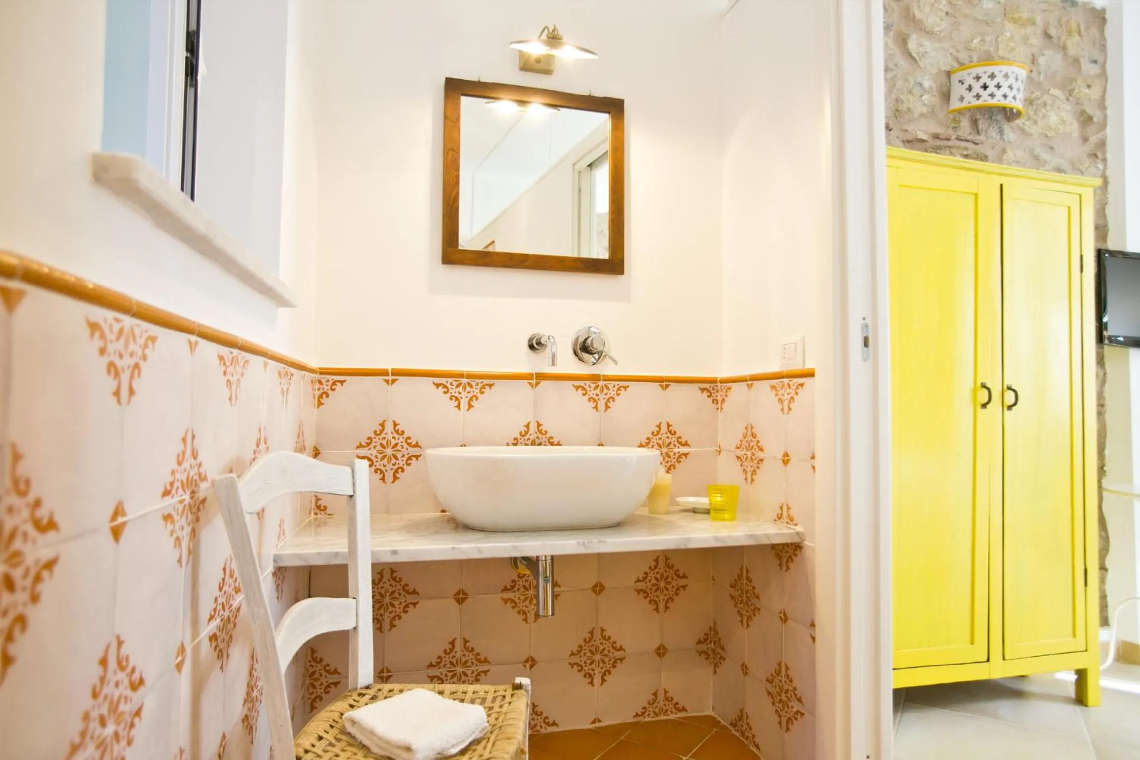 Shower in La Via del Carretto B&B