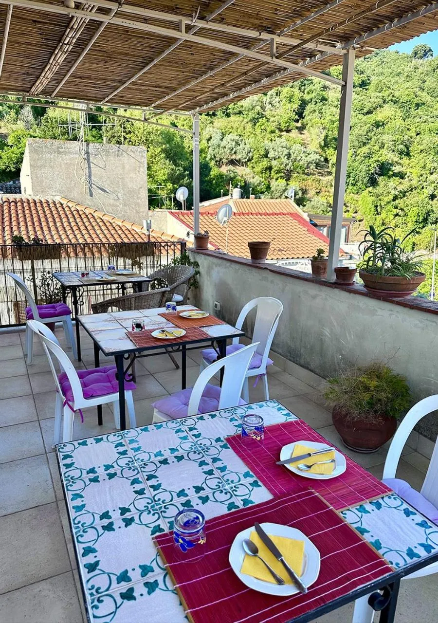 Balcony/Terrace in La Via del Carretto B&B