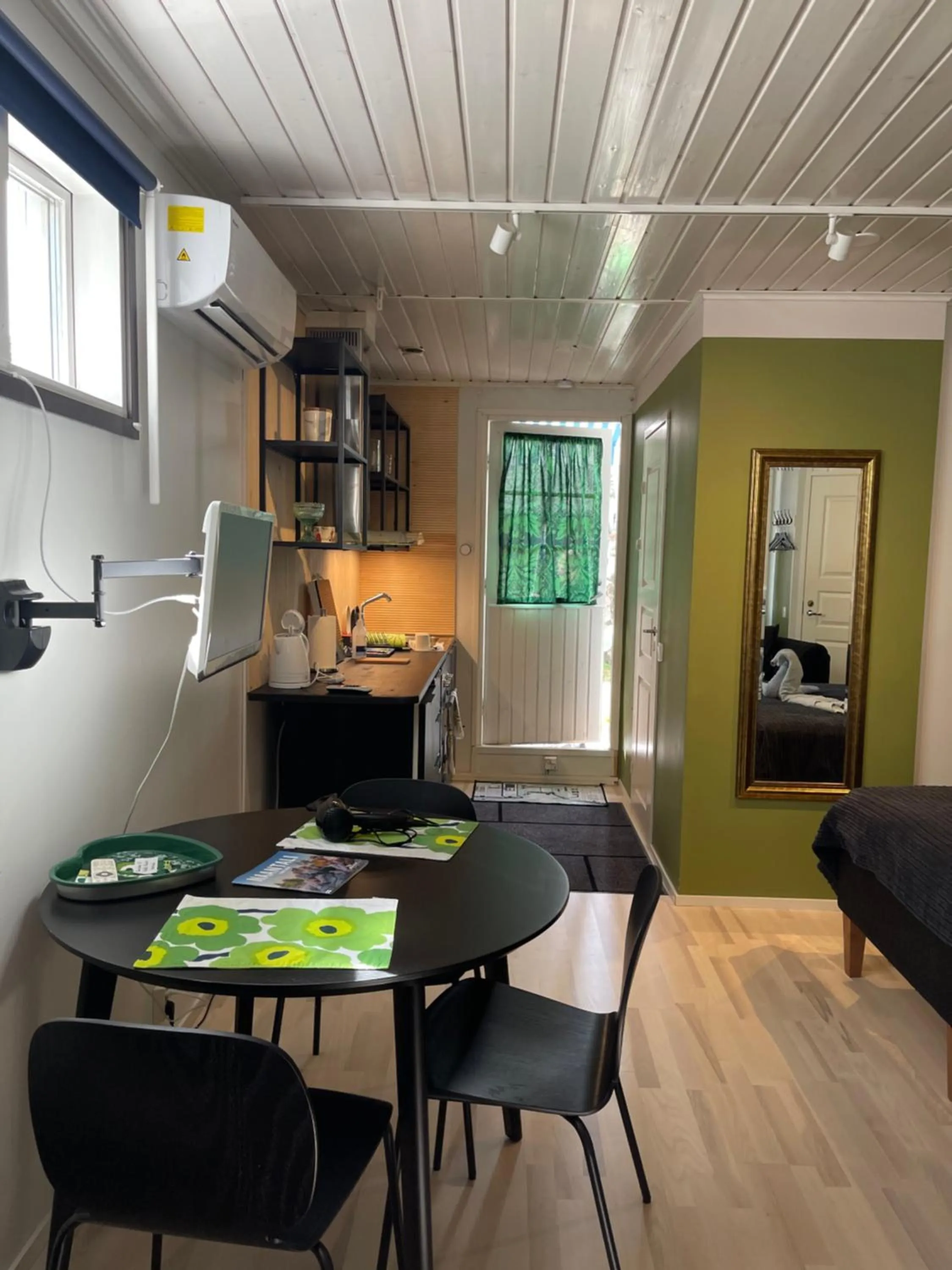 Kitchen or kitchenette in Hotelli Kaivo