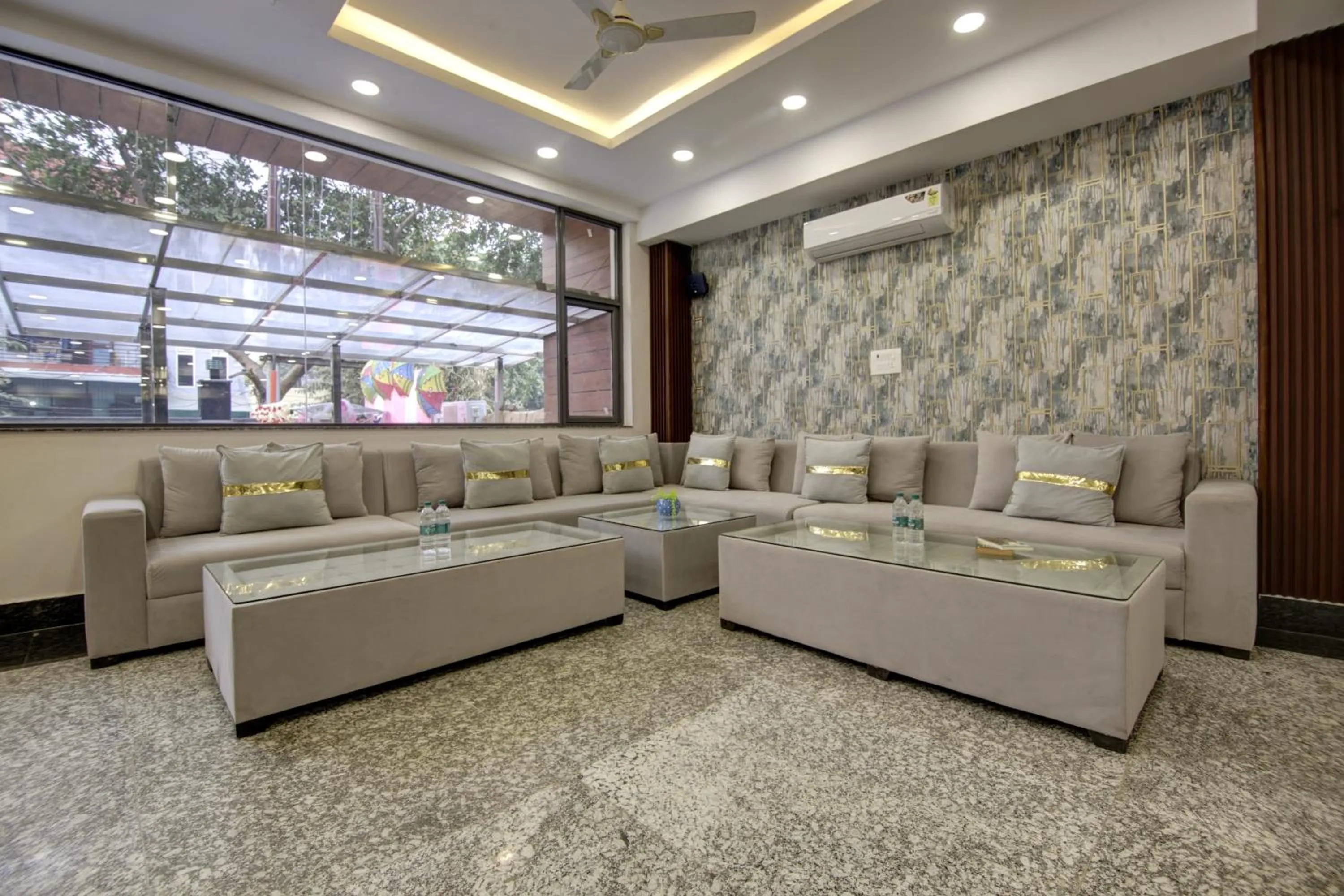 Seating area in Hotel La Mirage