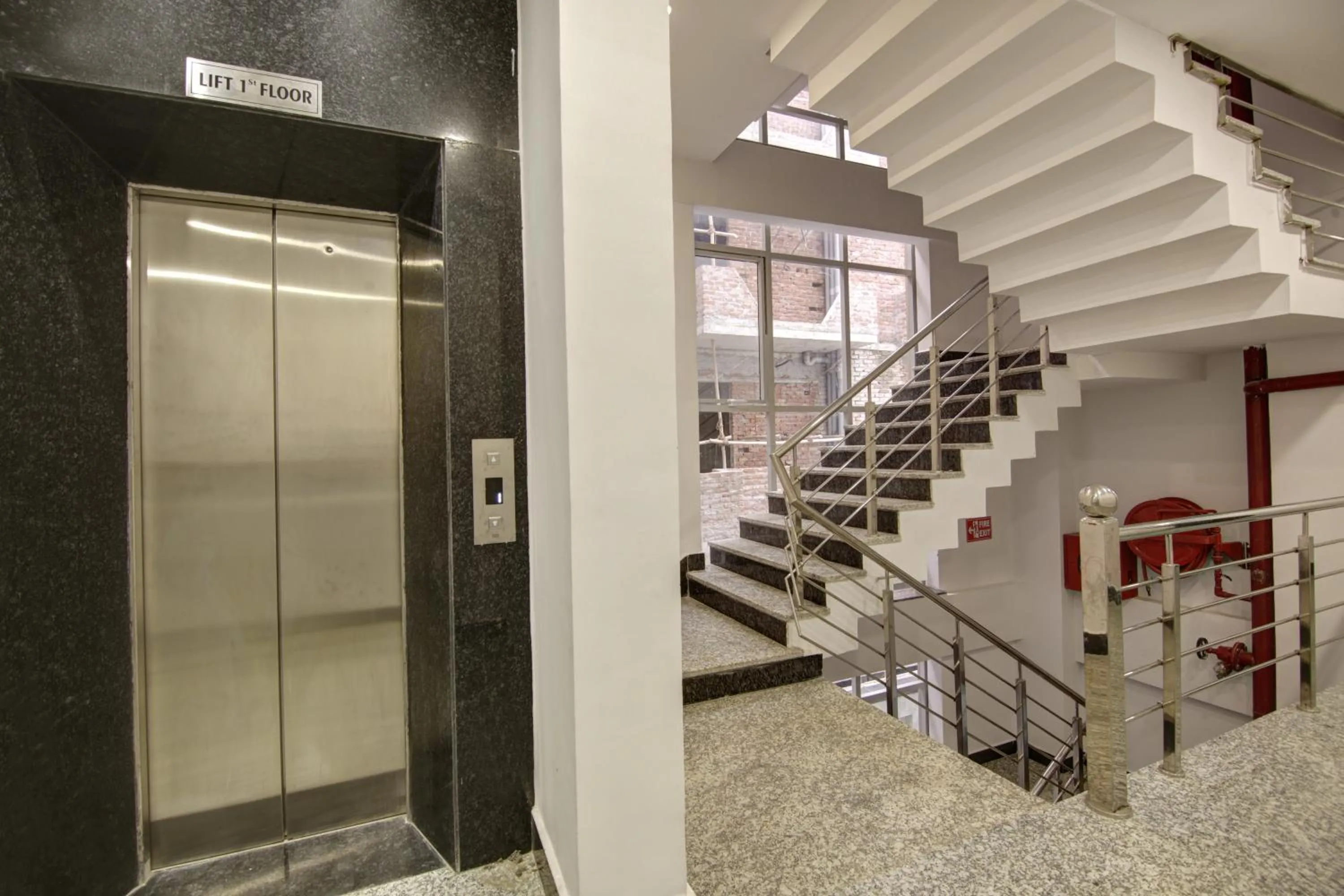 elevator in Hotel La Mirage