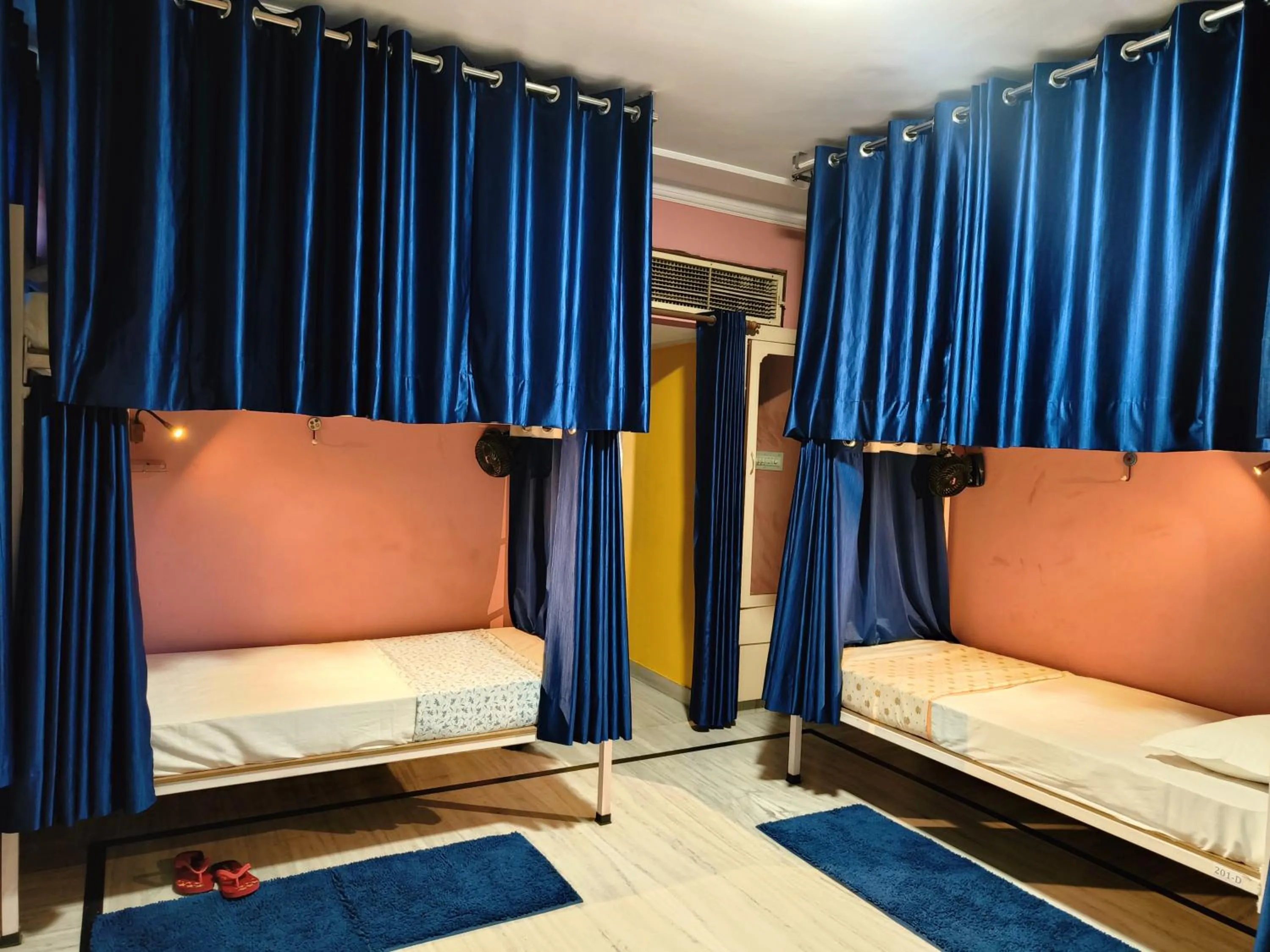 bunk bed, Bed in Ohh Hostler