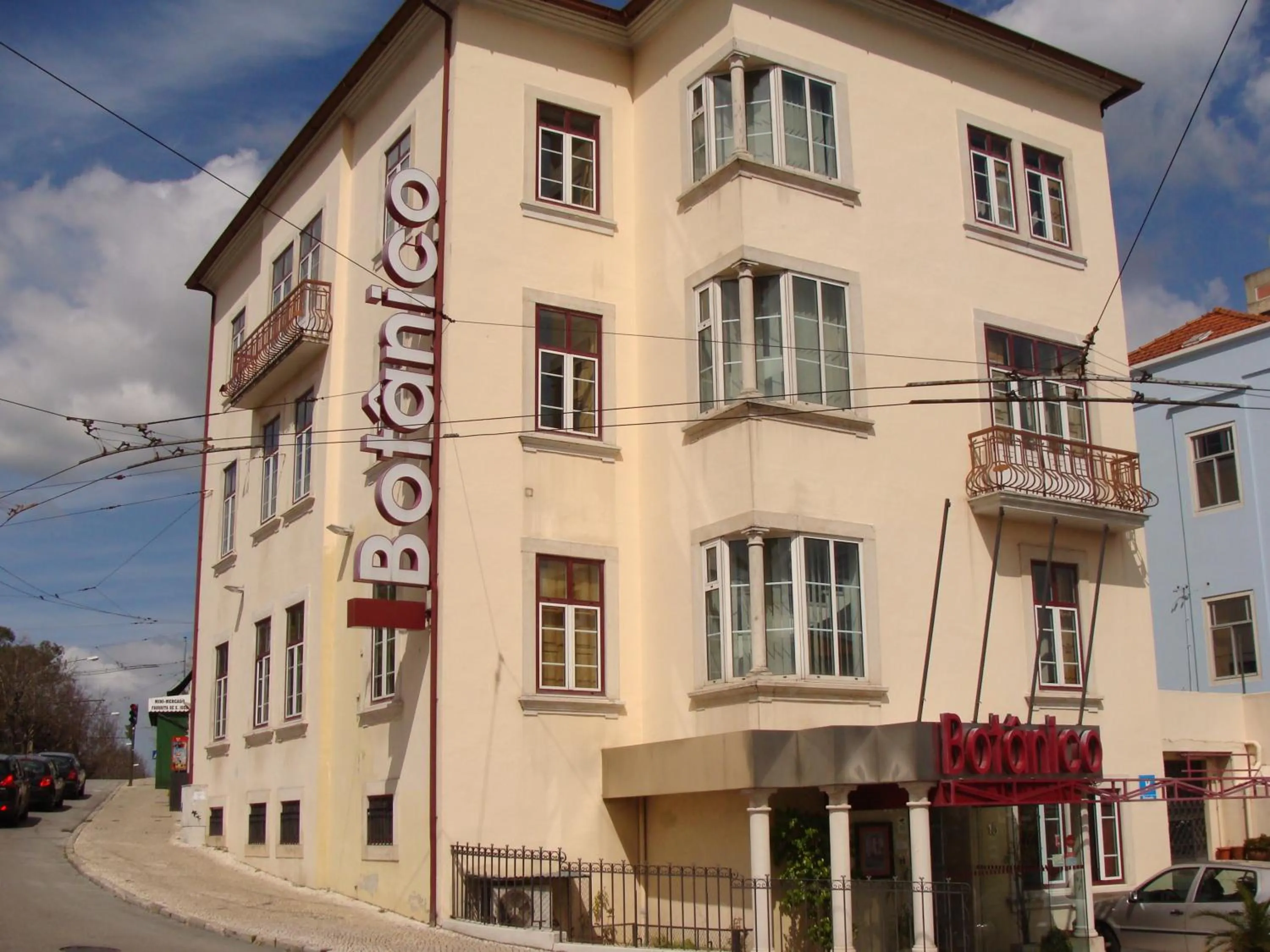 Property building in Hotel Botanico de Coimbra