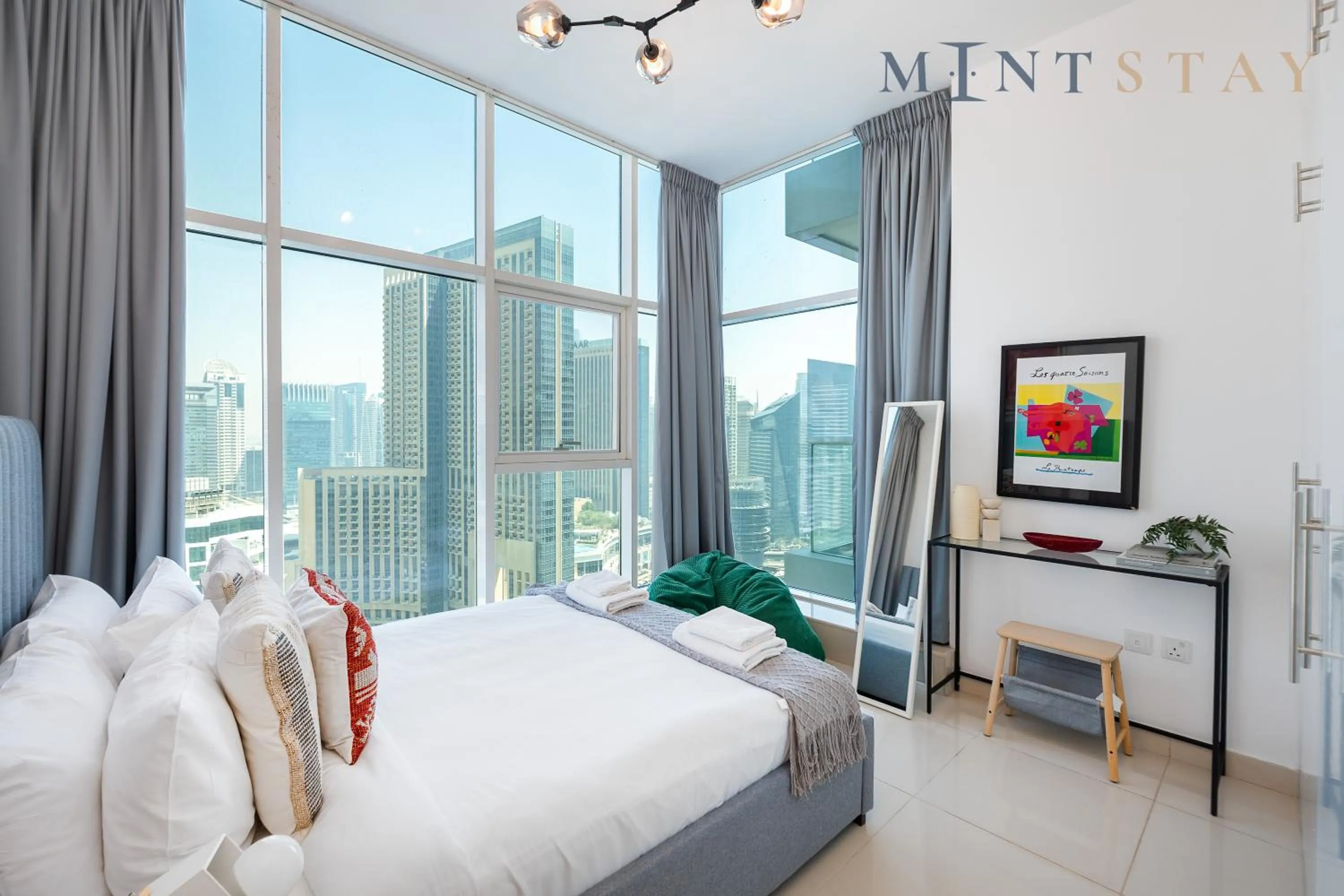 Bed in Continental Tower, Dubai Marina - Mint Stay