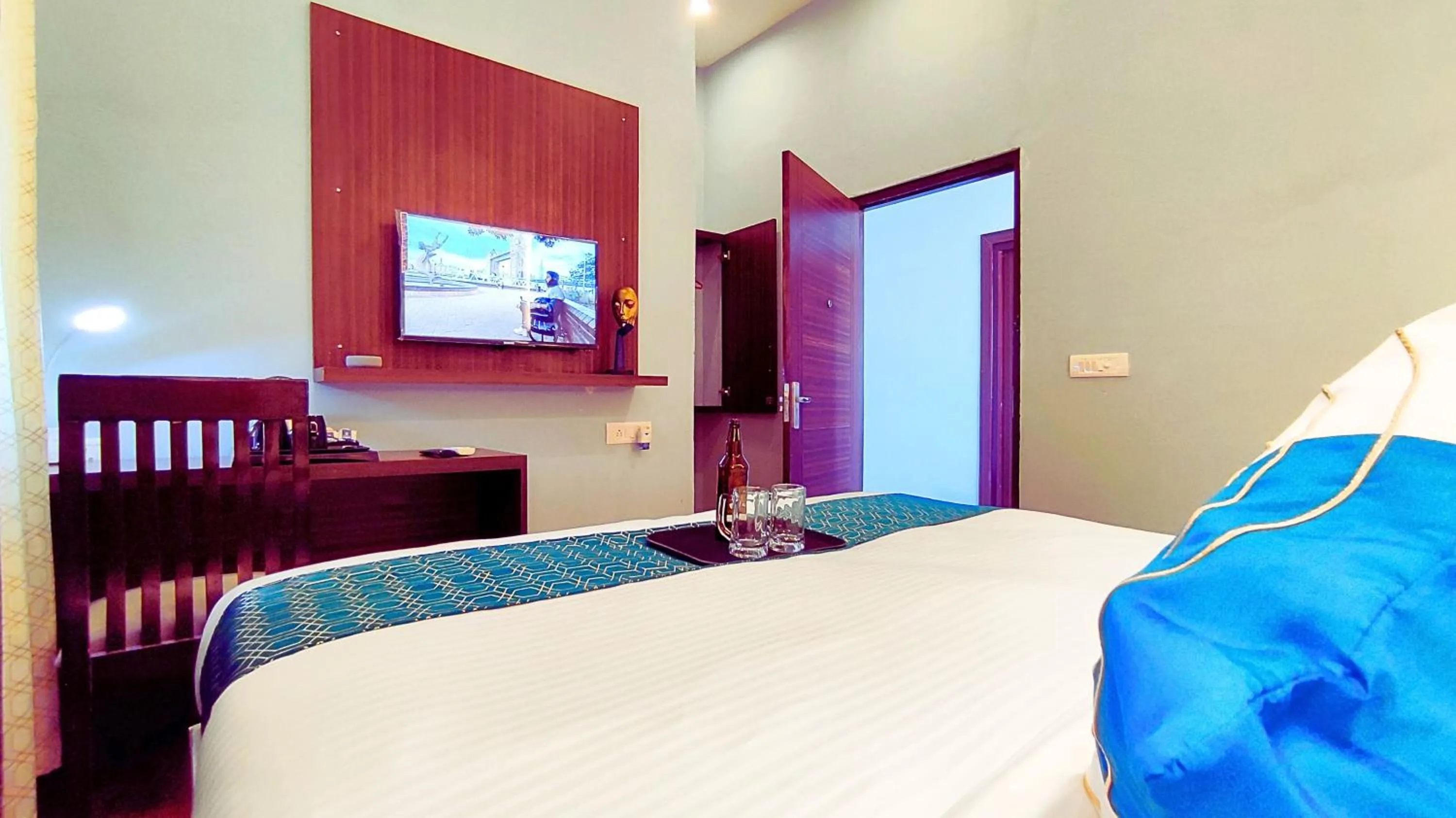 Bedroom, Bed in The MadhuNandan - A Luxury Homestay