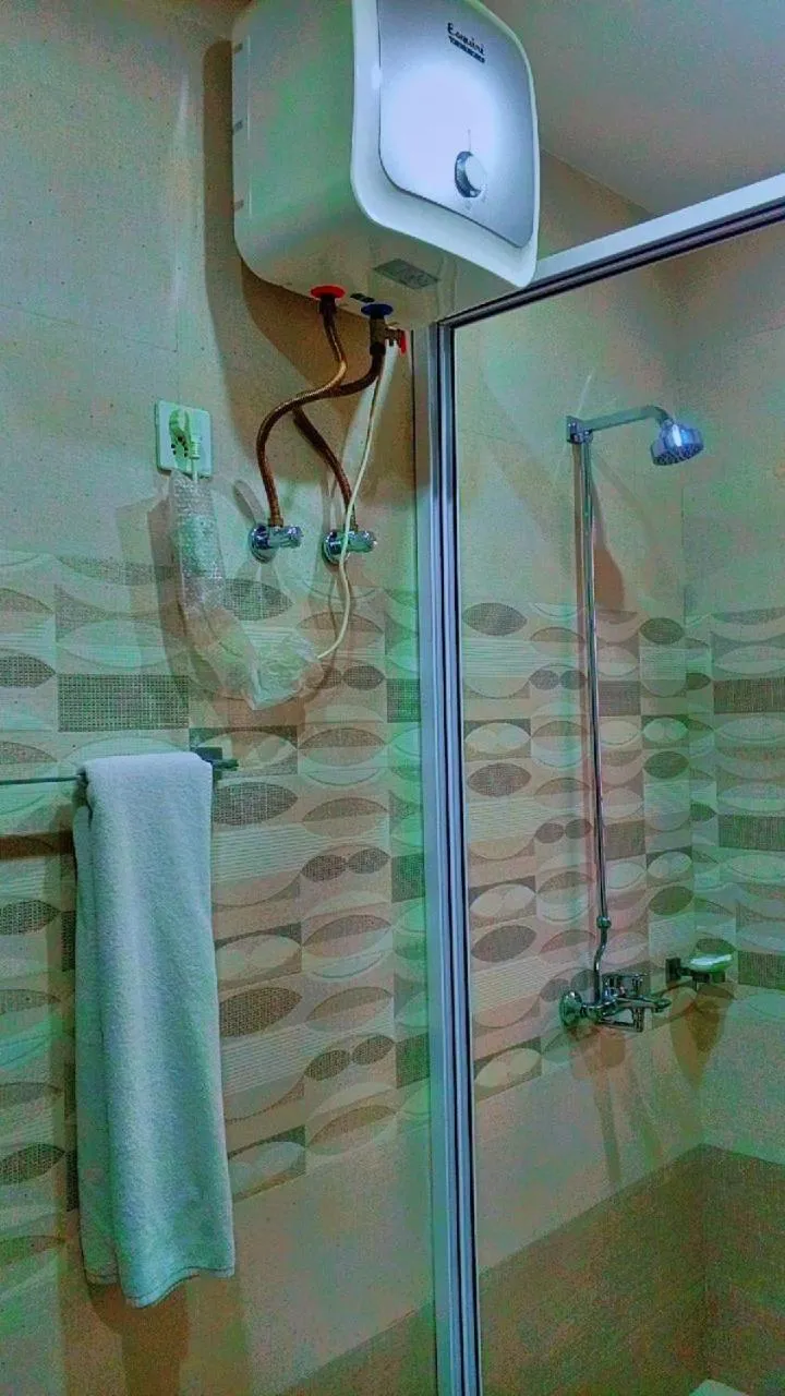 Shower in Gulberg Suites