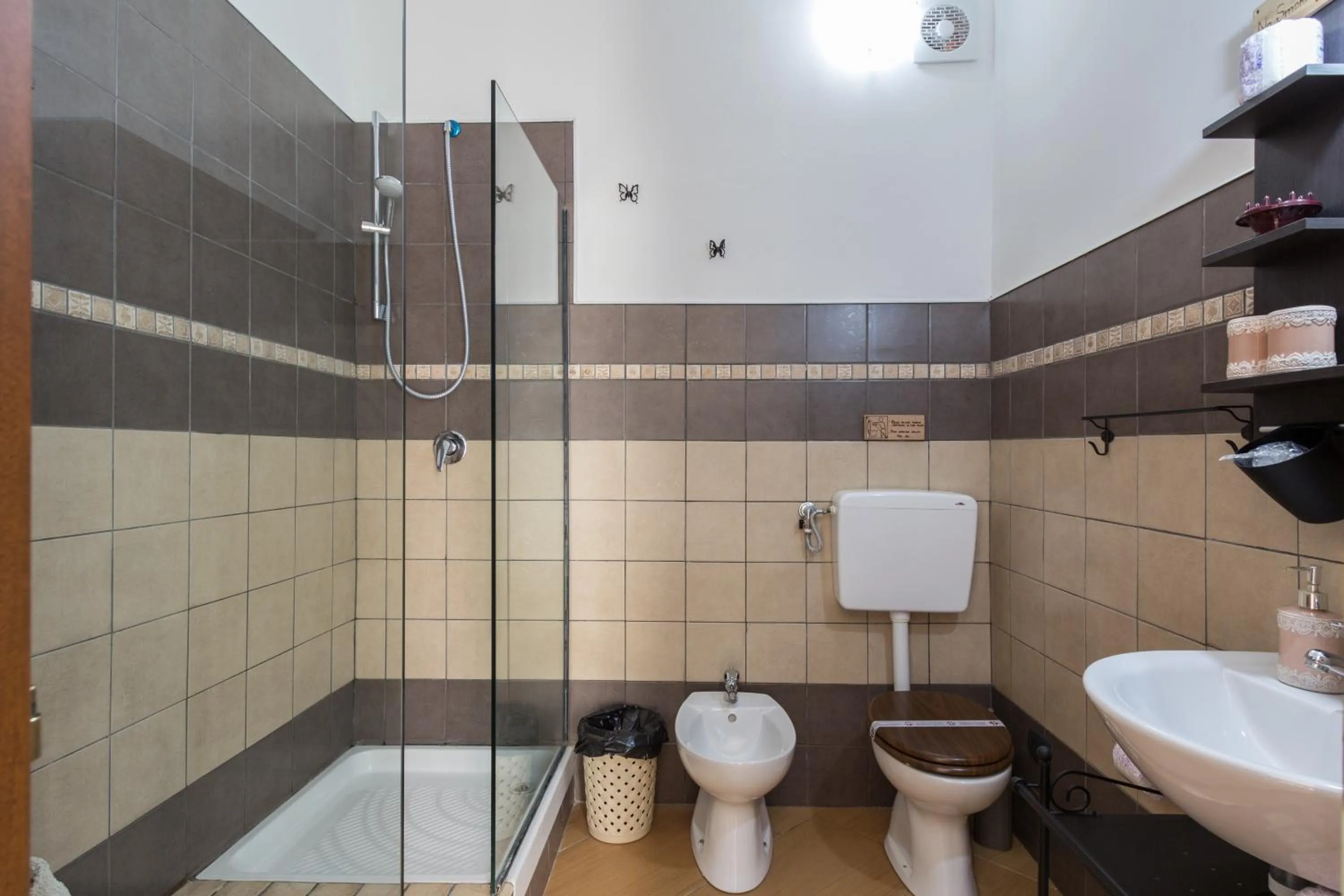 Bathroom in B&B Eyexei Domus