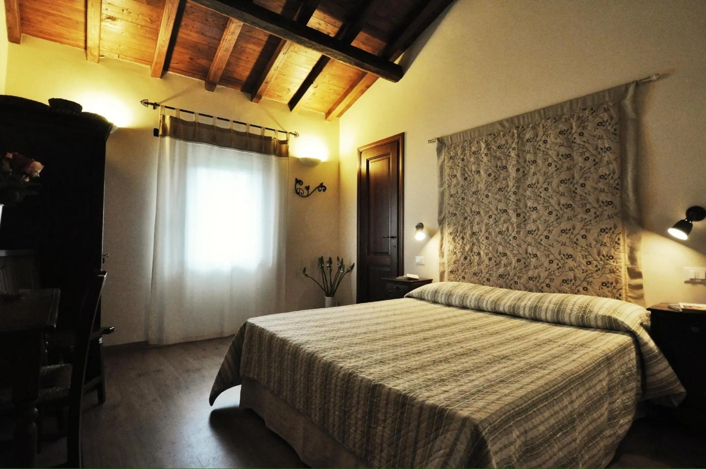Photo of the whole room, Bed in Podere Pontepietra