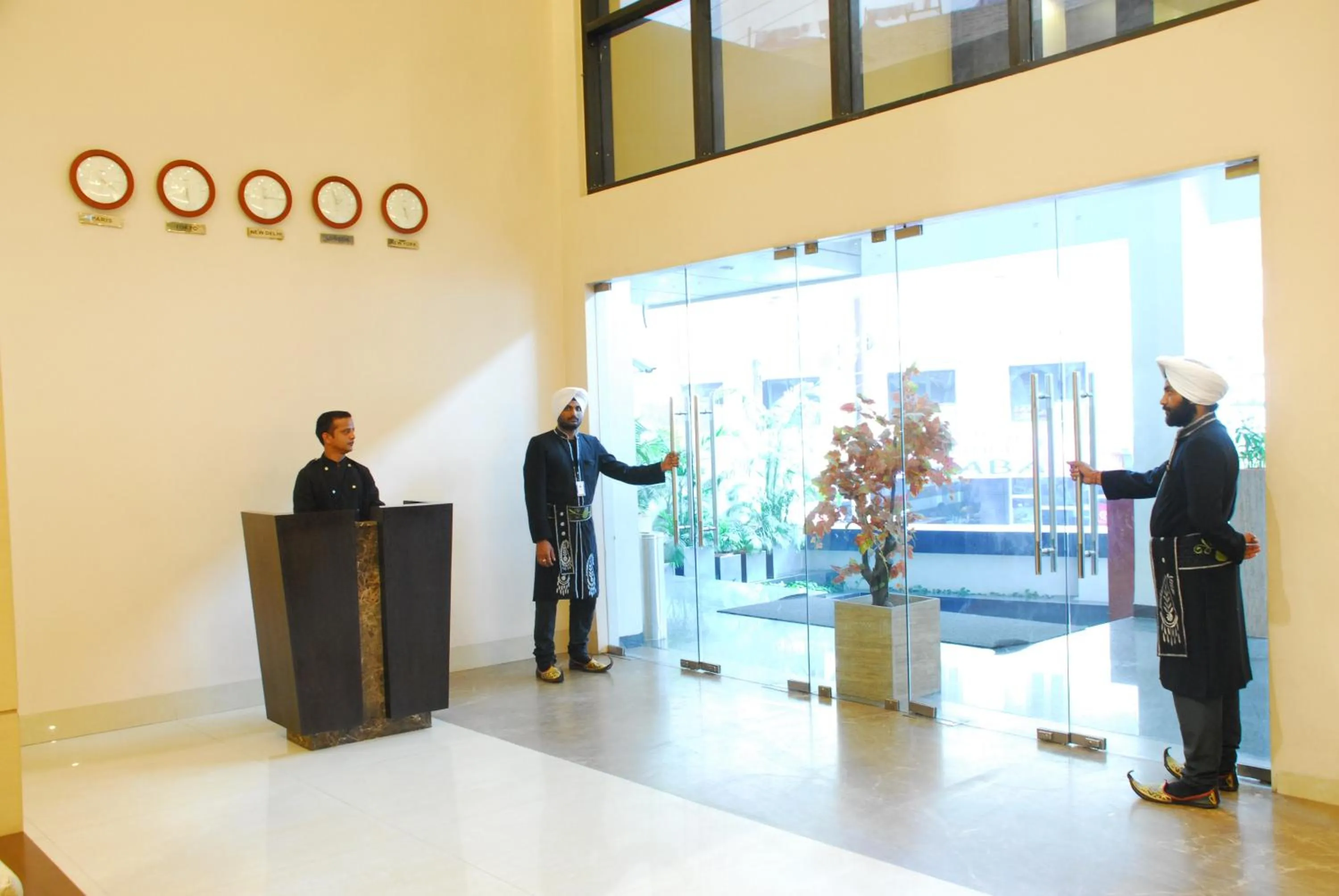 Facade/entrance in Hotel Daaysco Oley Allo