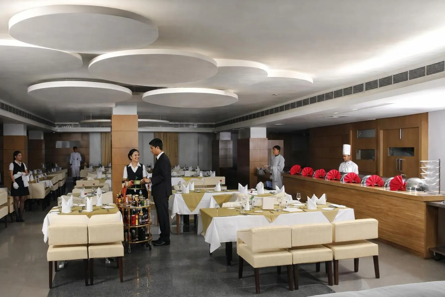 Restaurant/places to eat in Hotel Daaysco Oley Allo