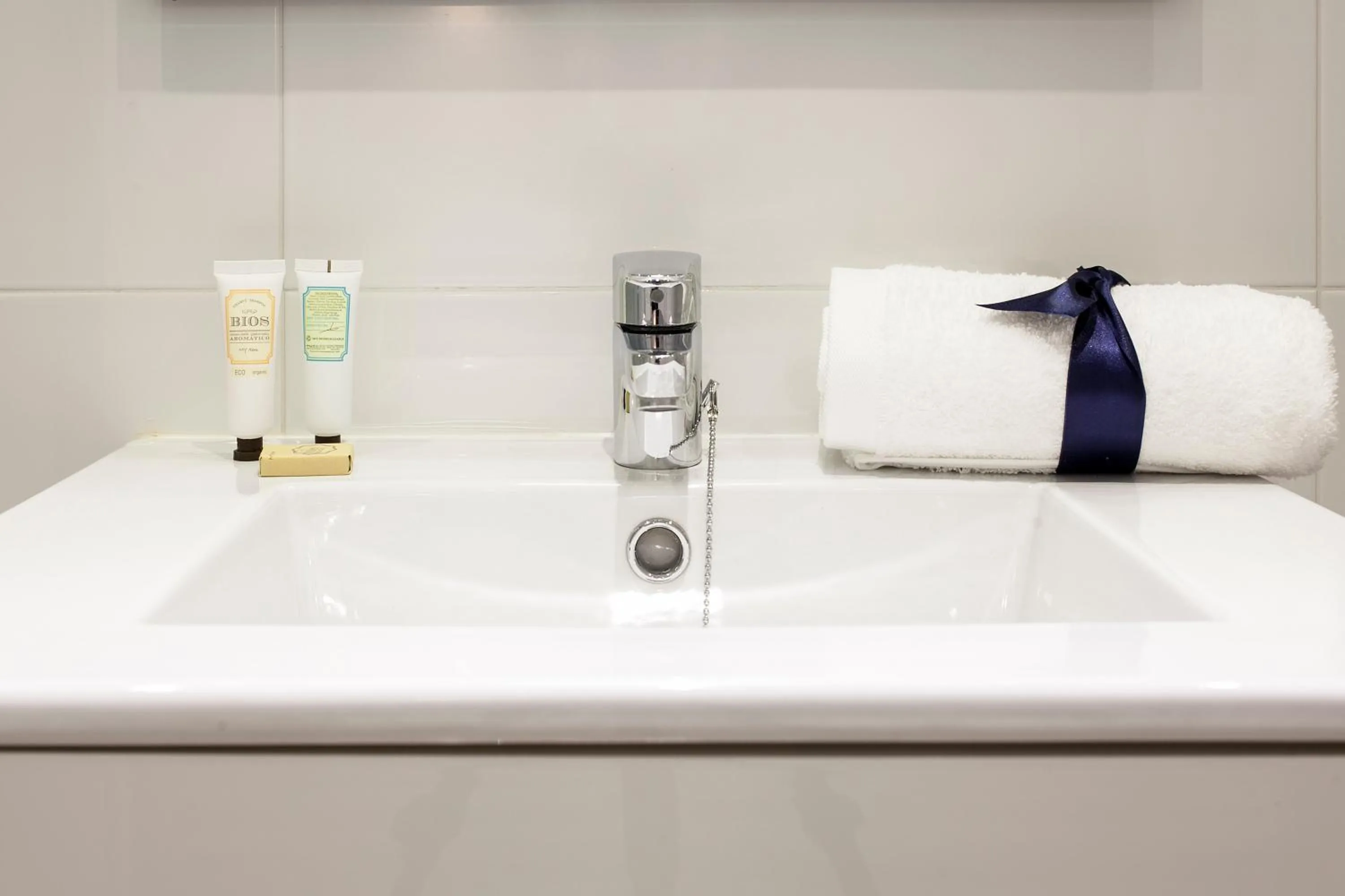 Bathroom in Habitat Apartments ADN