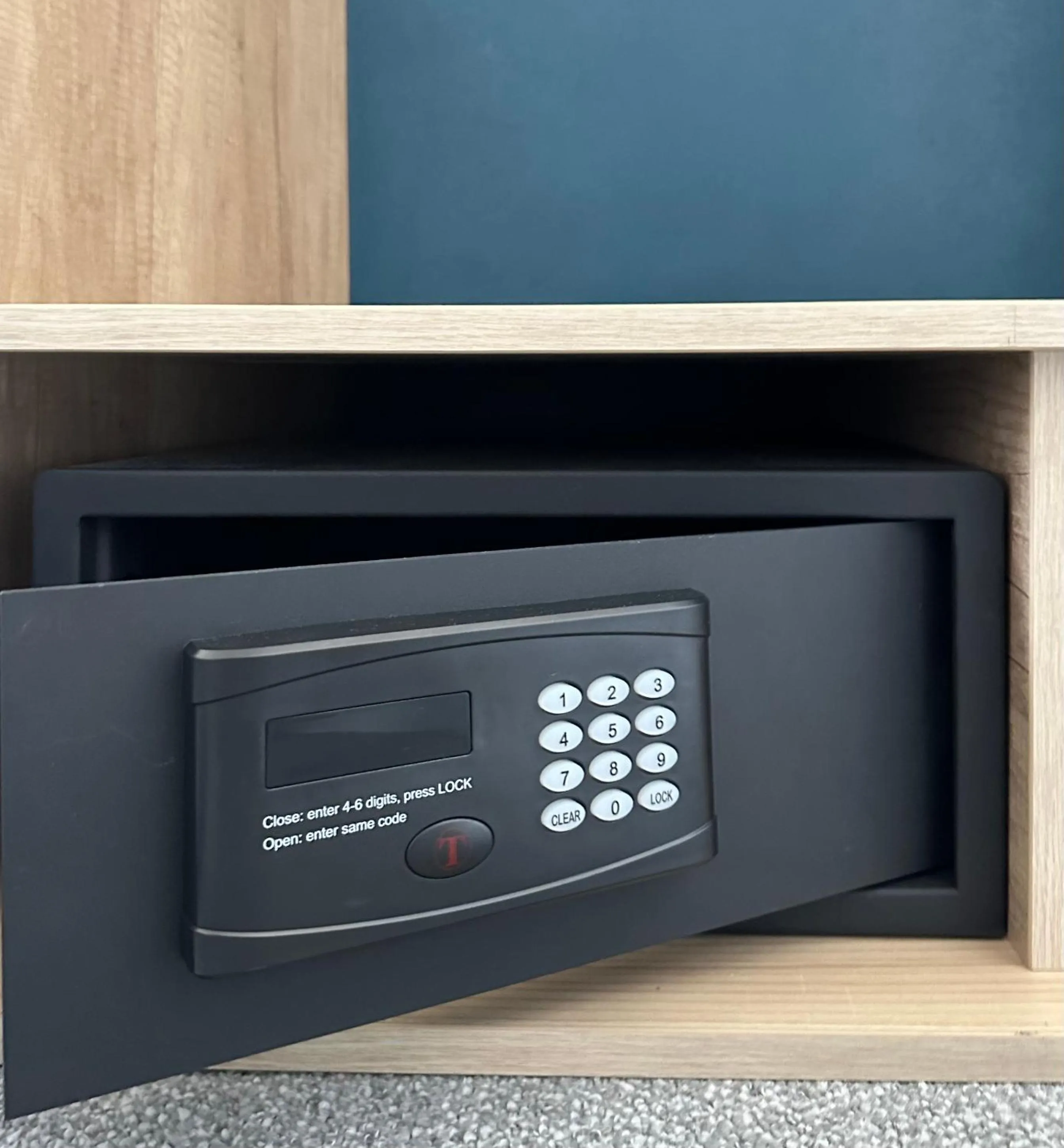 safe in Best Western 11BAUER Paris Saint-Ouen