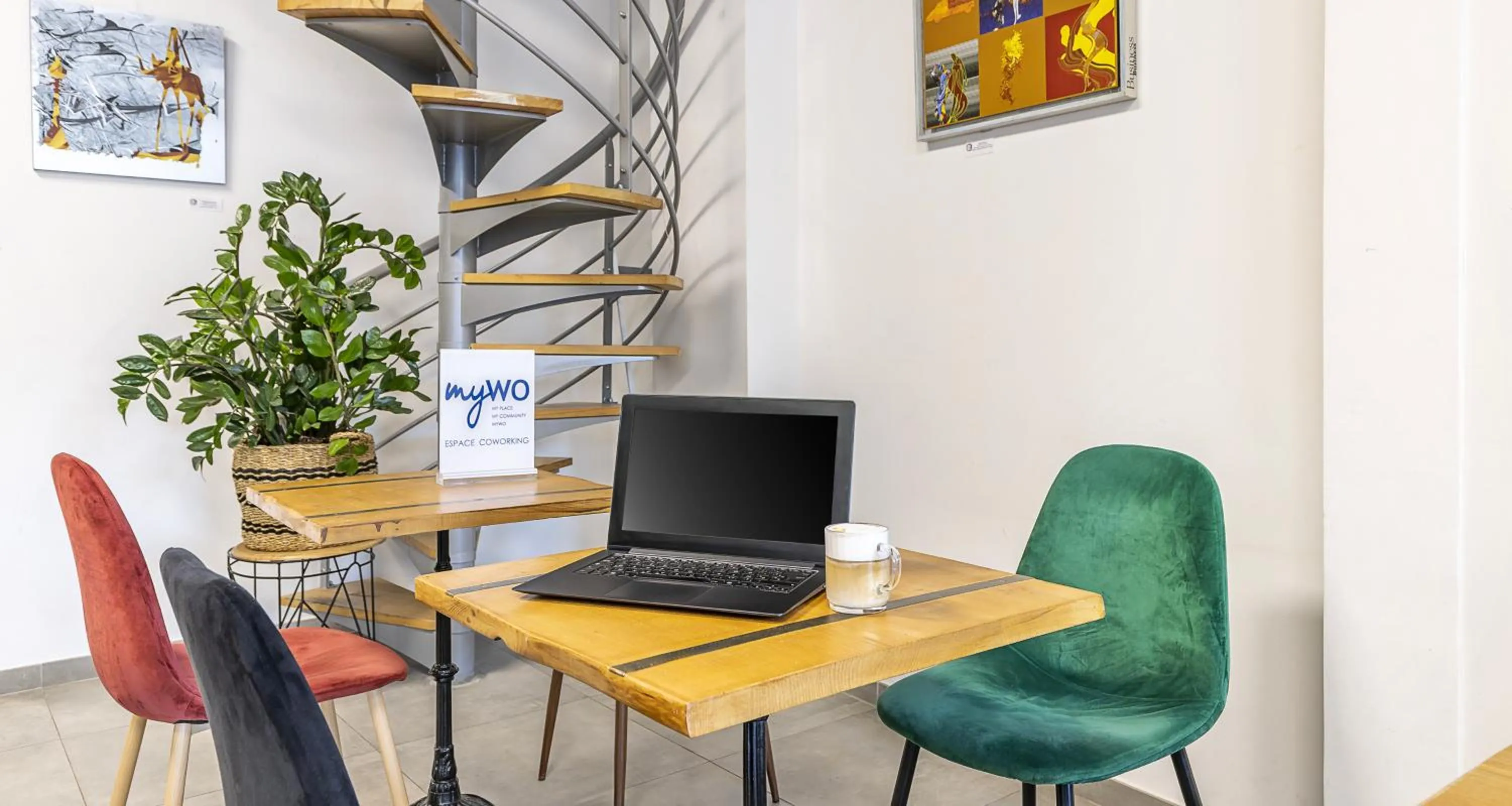 Property building in Best Western 11BAUER Paris Saint-Ouen