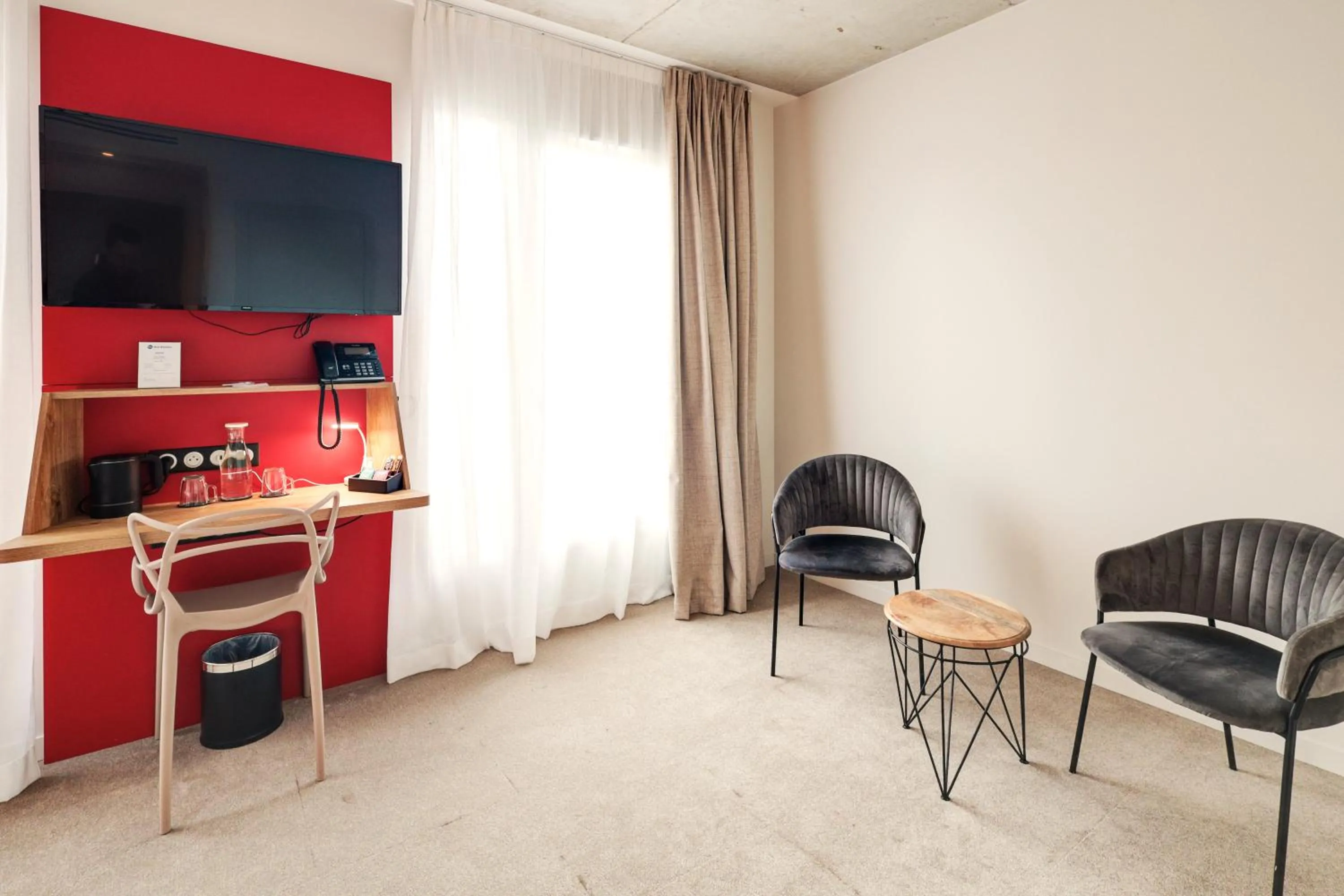 Coffee/tea facilities in Best Western 11BAUER Paris Saint-Ouen