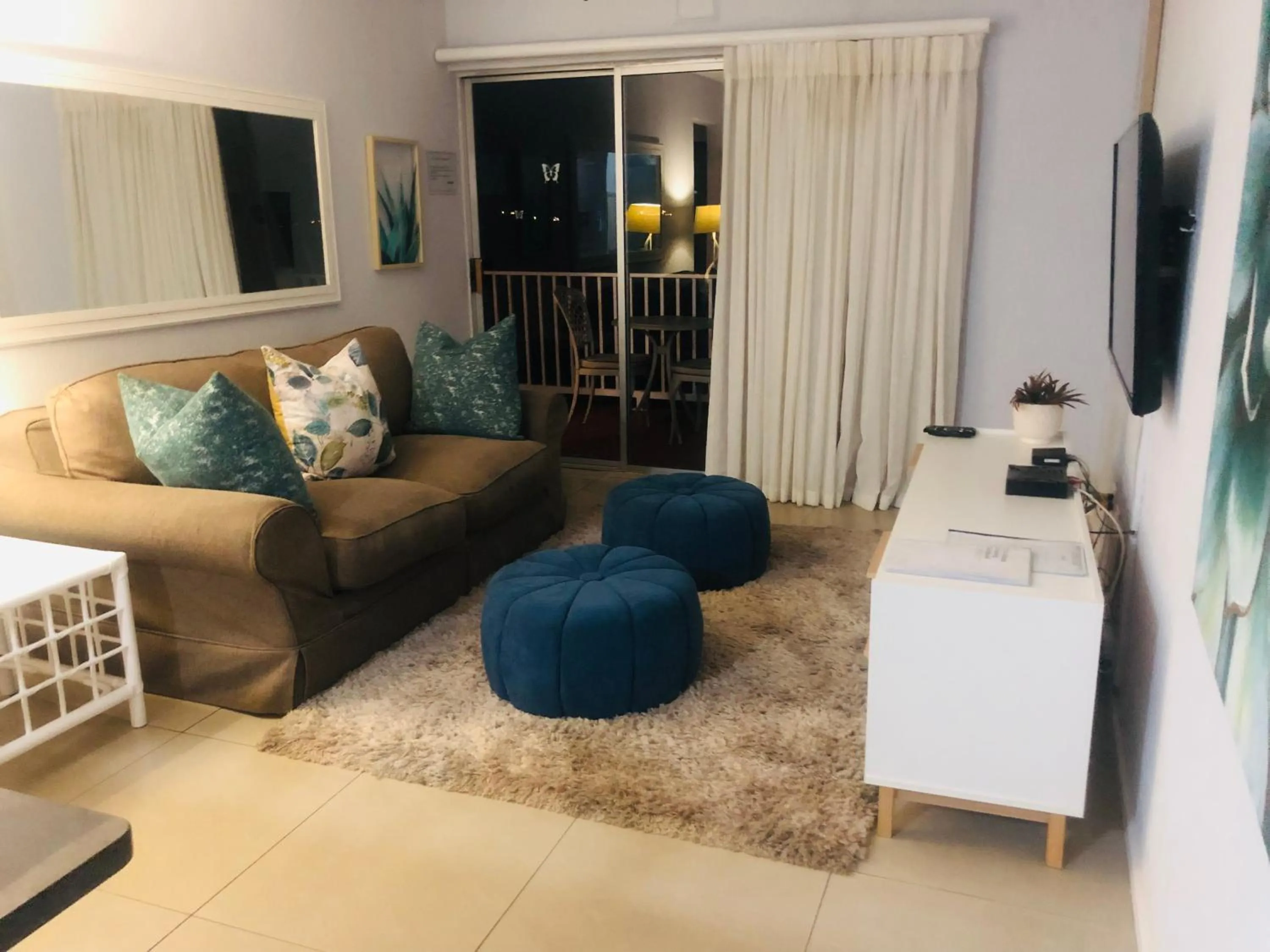 Living room in Sands Beach Breaks Umdloti Beach View