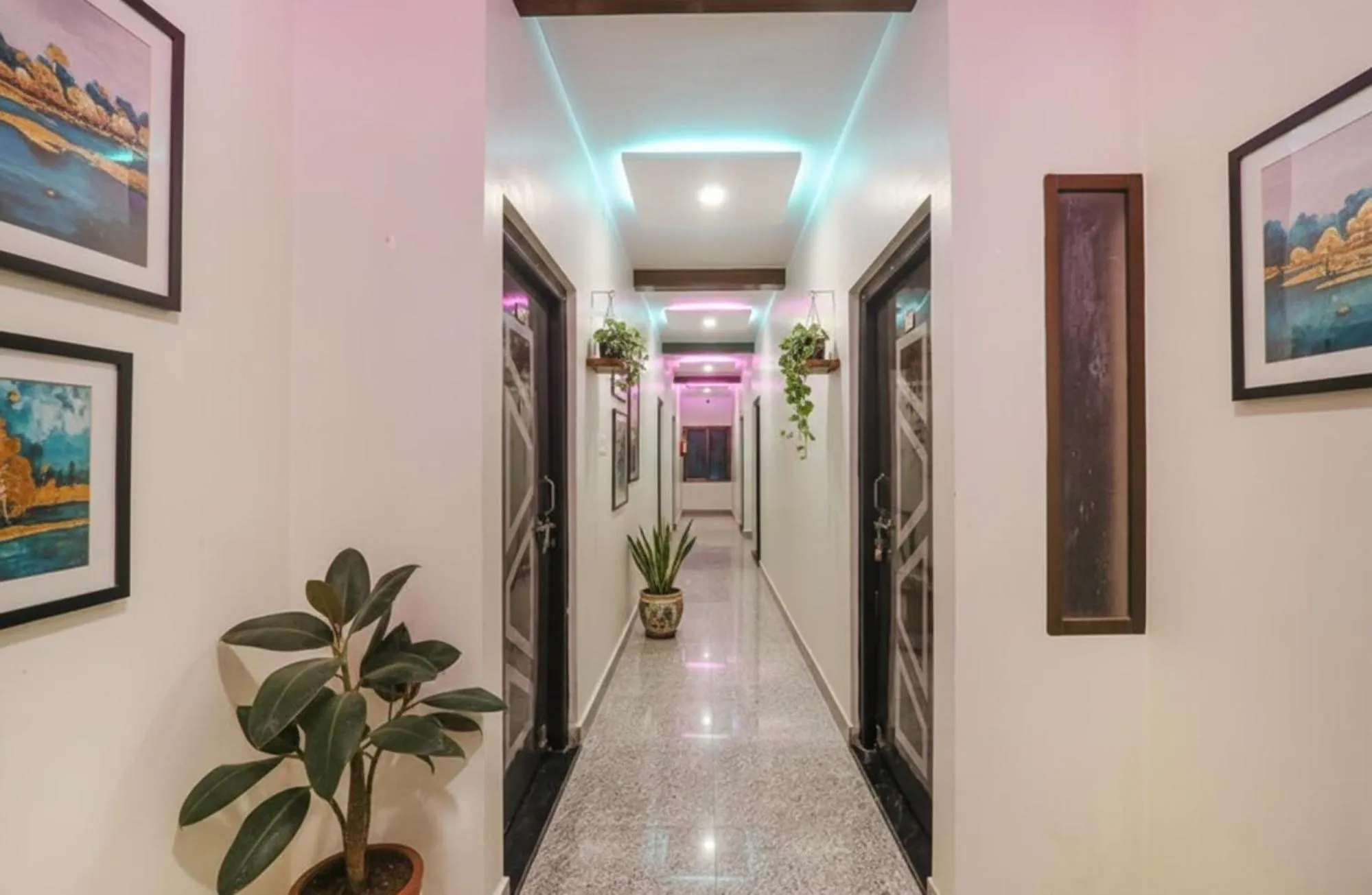 Lobby or reception in Via Saryu