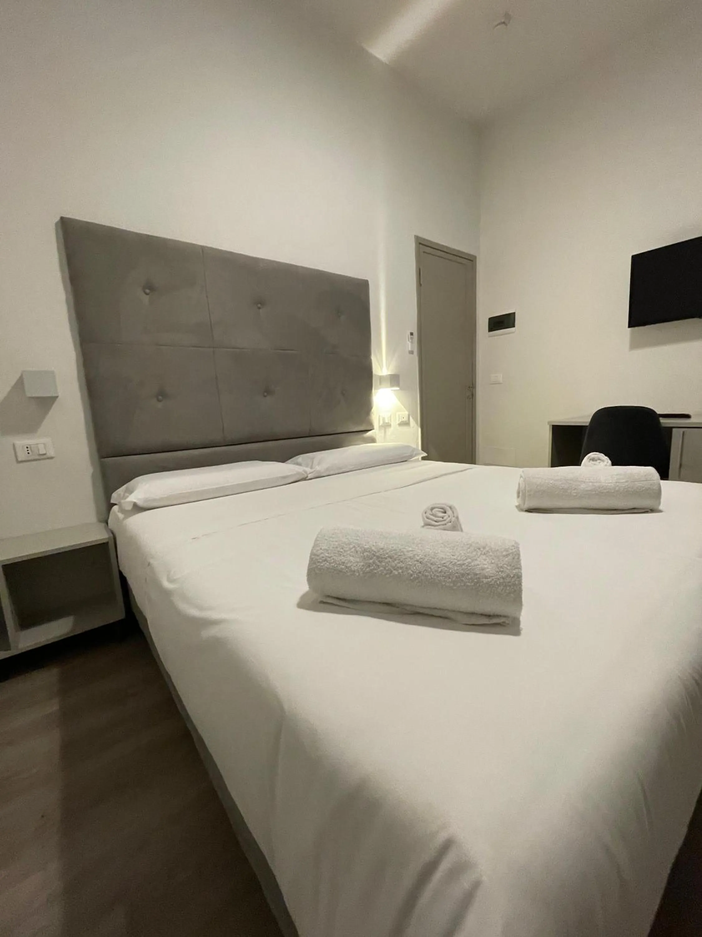 Bedroom, Bed in Hotel l'Etrusco - San Vincenzo