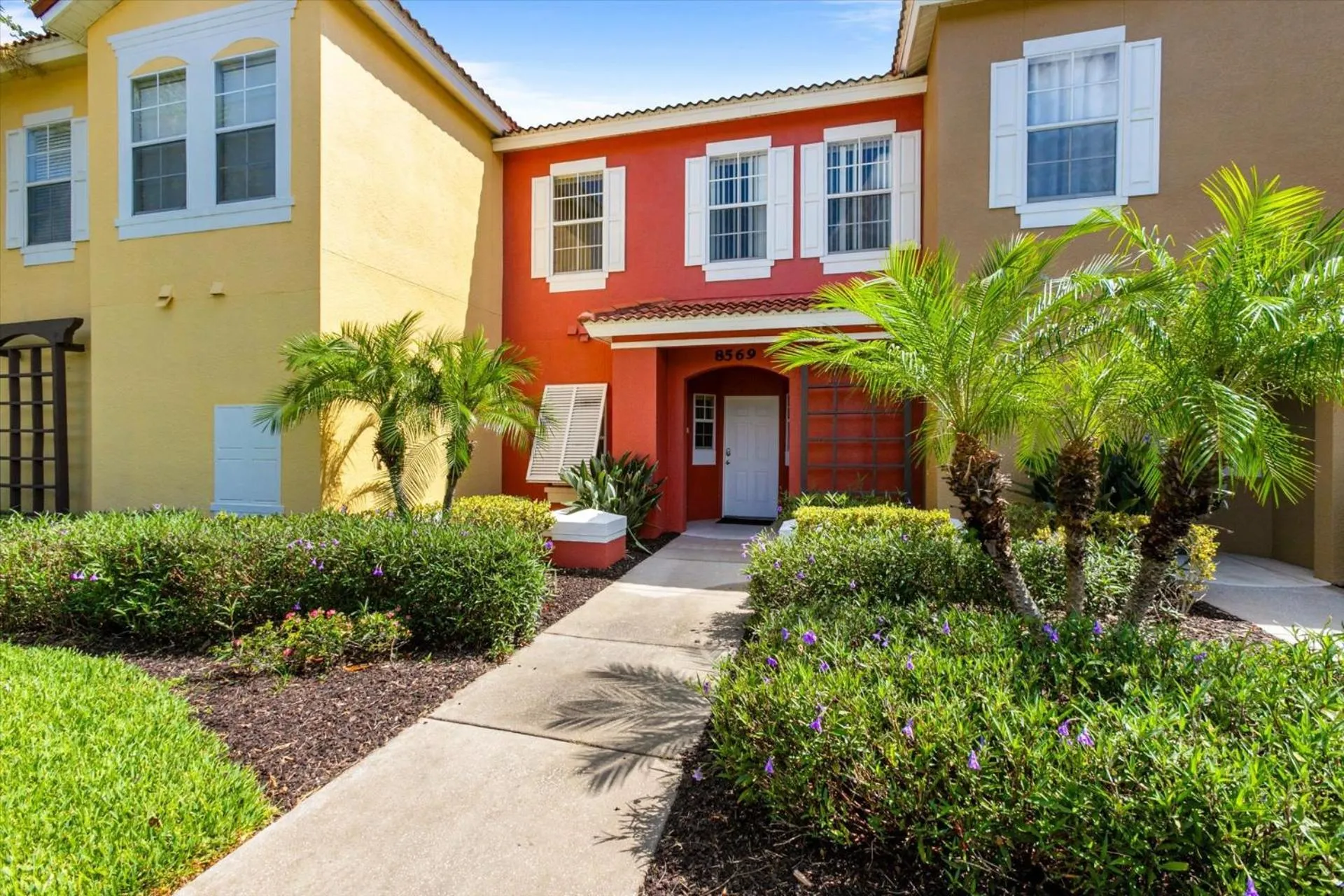 Property building in 8569 Crystal Cove