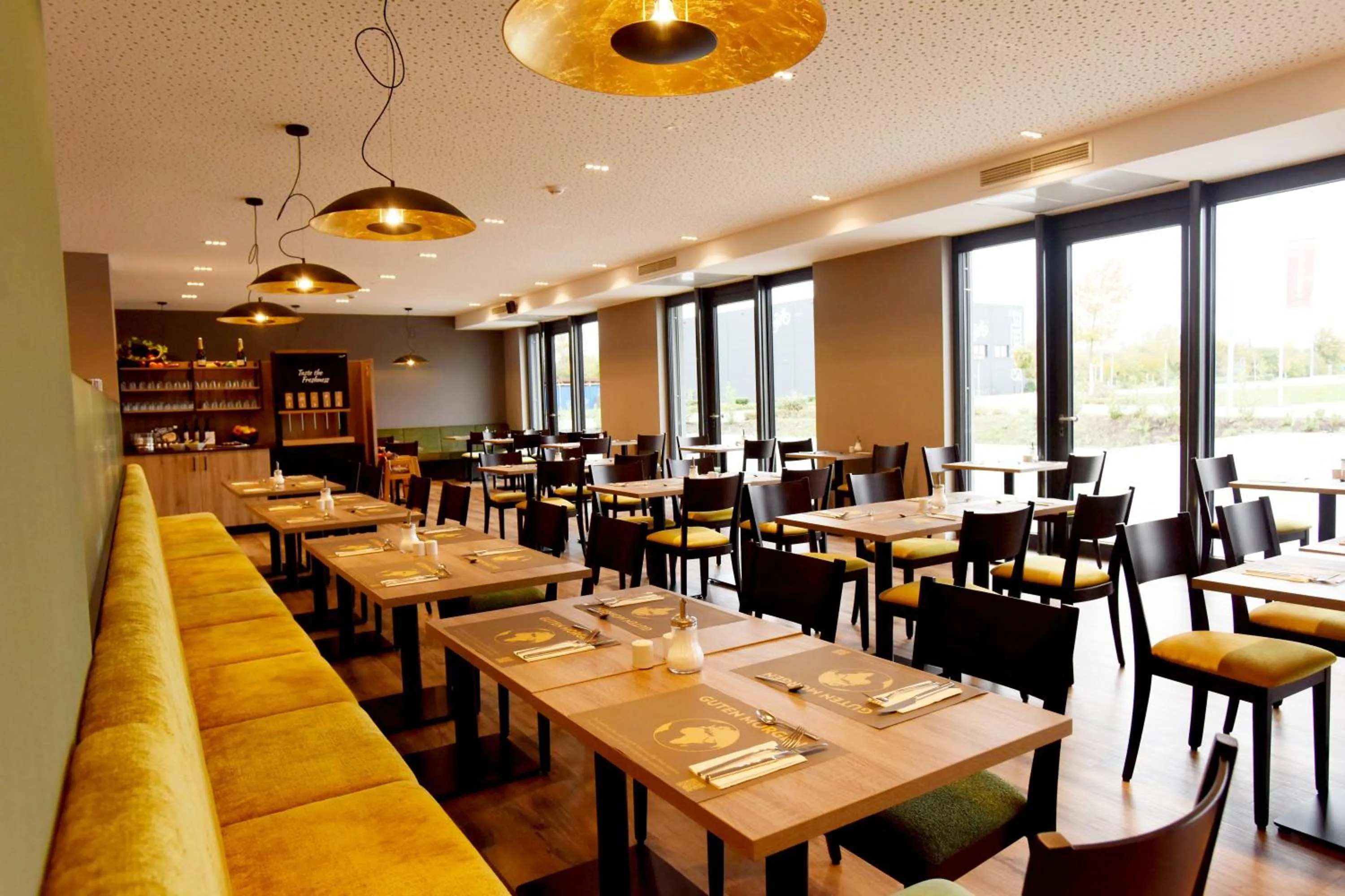 Restaurant/places to eat in DiMas Hotel Ettenheim - Rust
