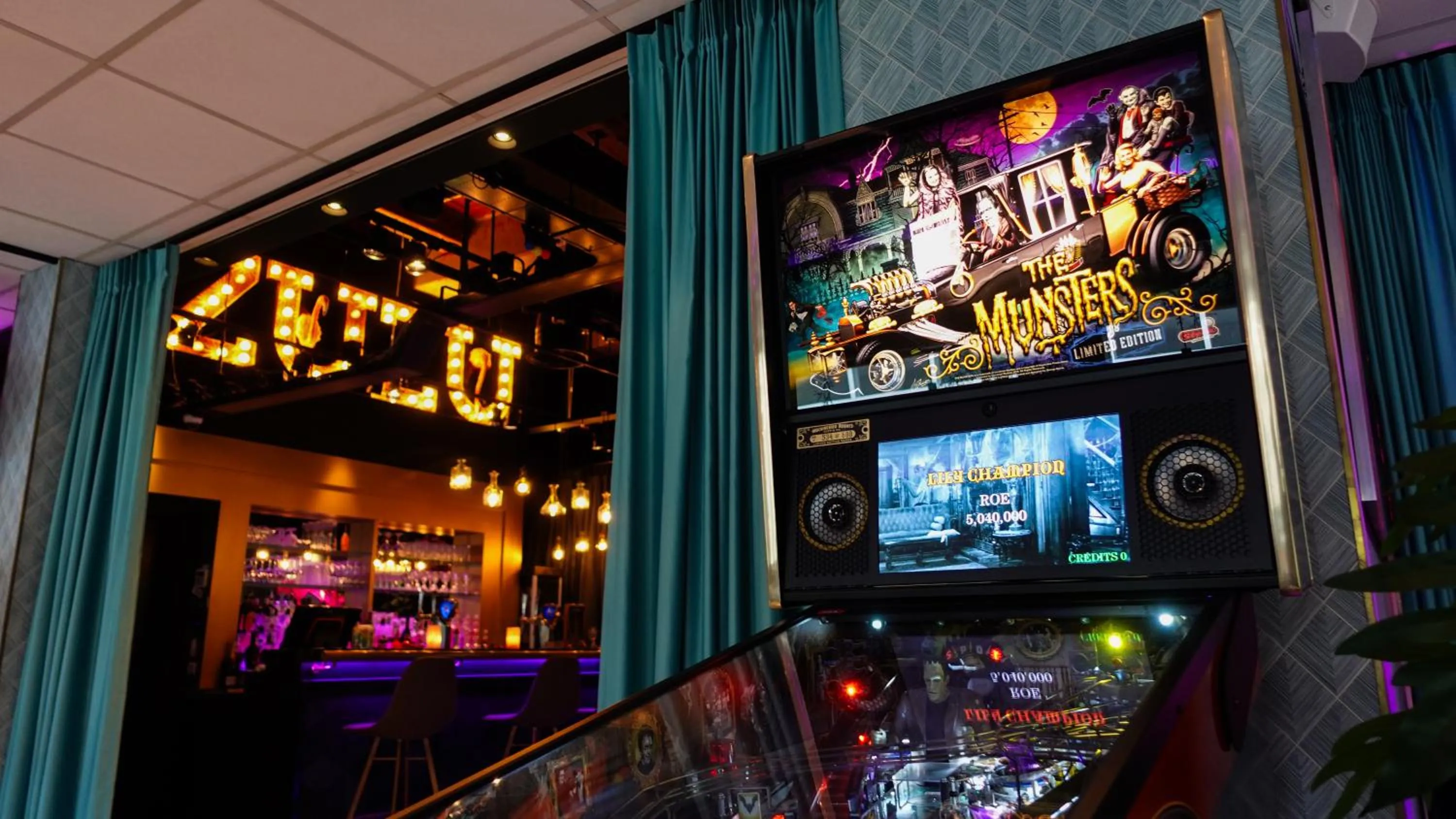 Communal lounge/ TV room in Hotel ReeHorst