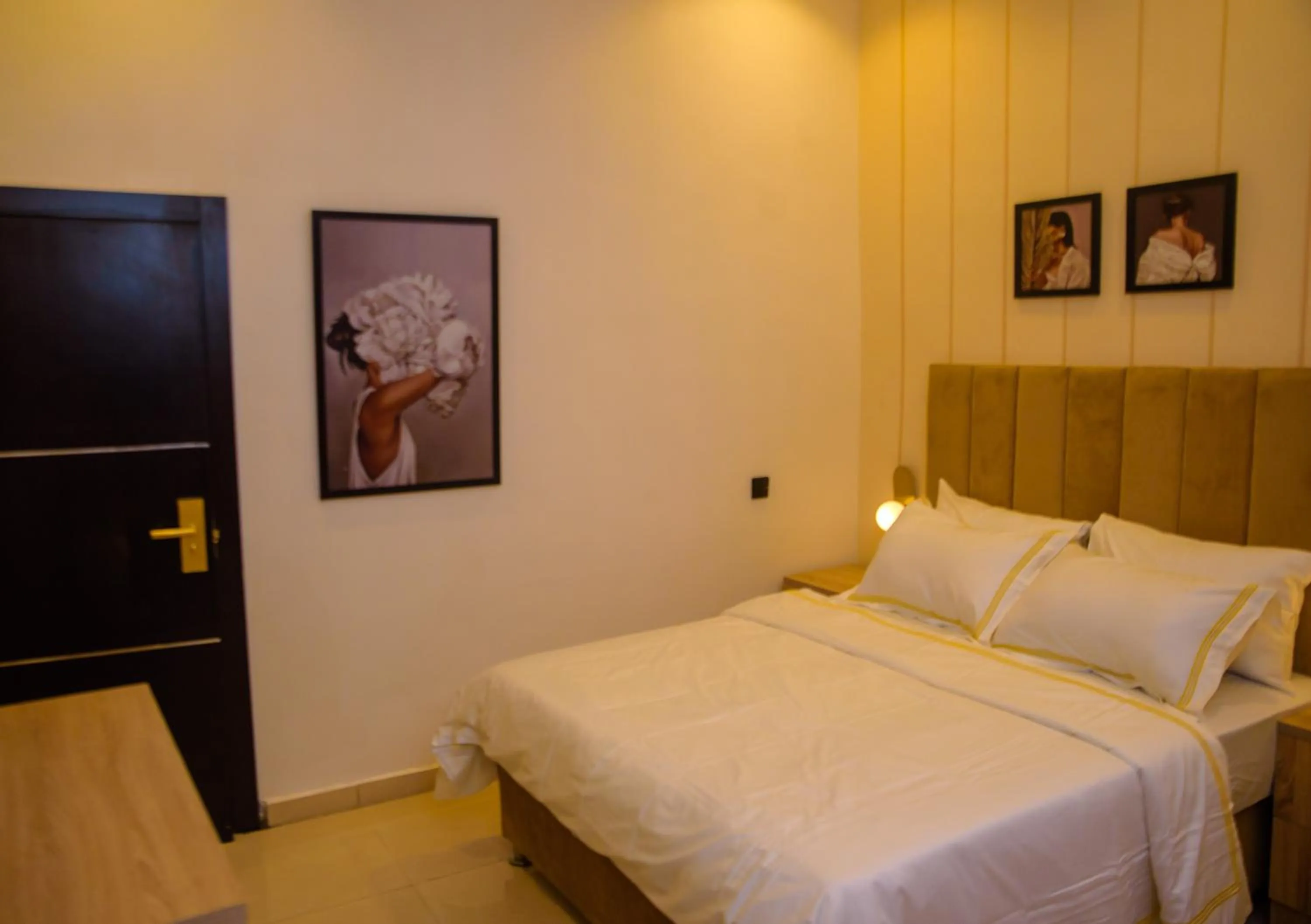 Bedroom, Bed in Elcastillo Homes