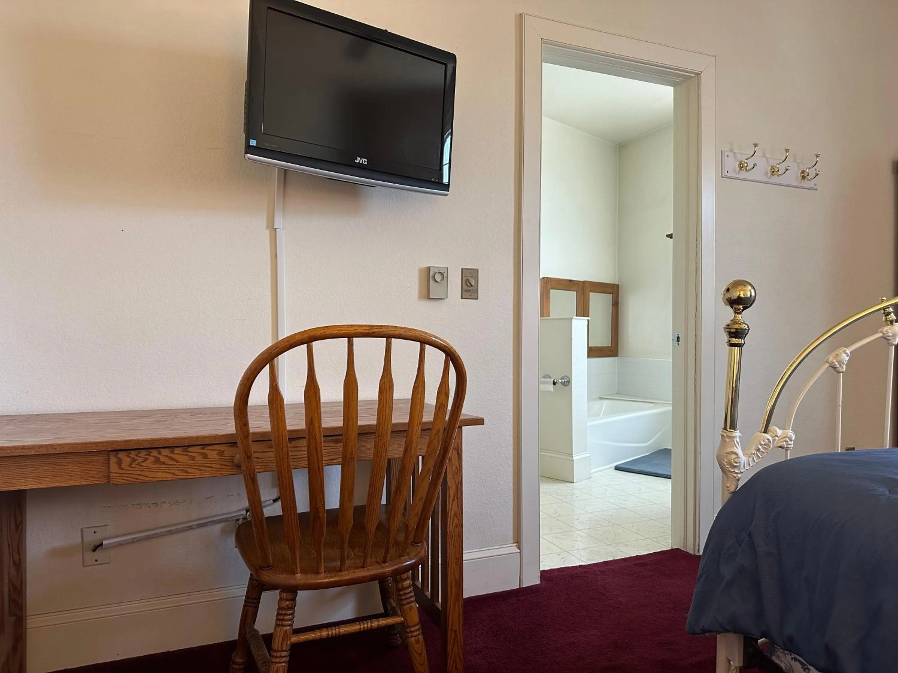 Bedroom, Bed in The Currier Inn
