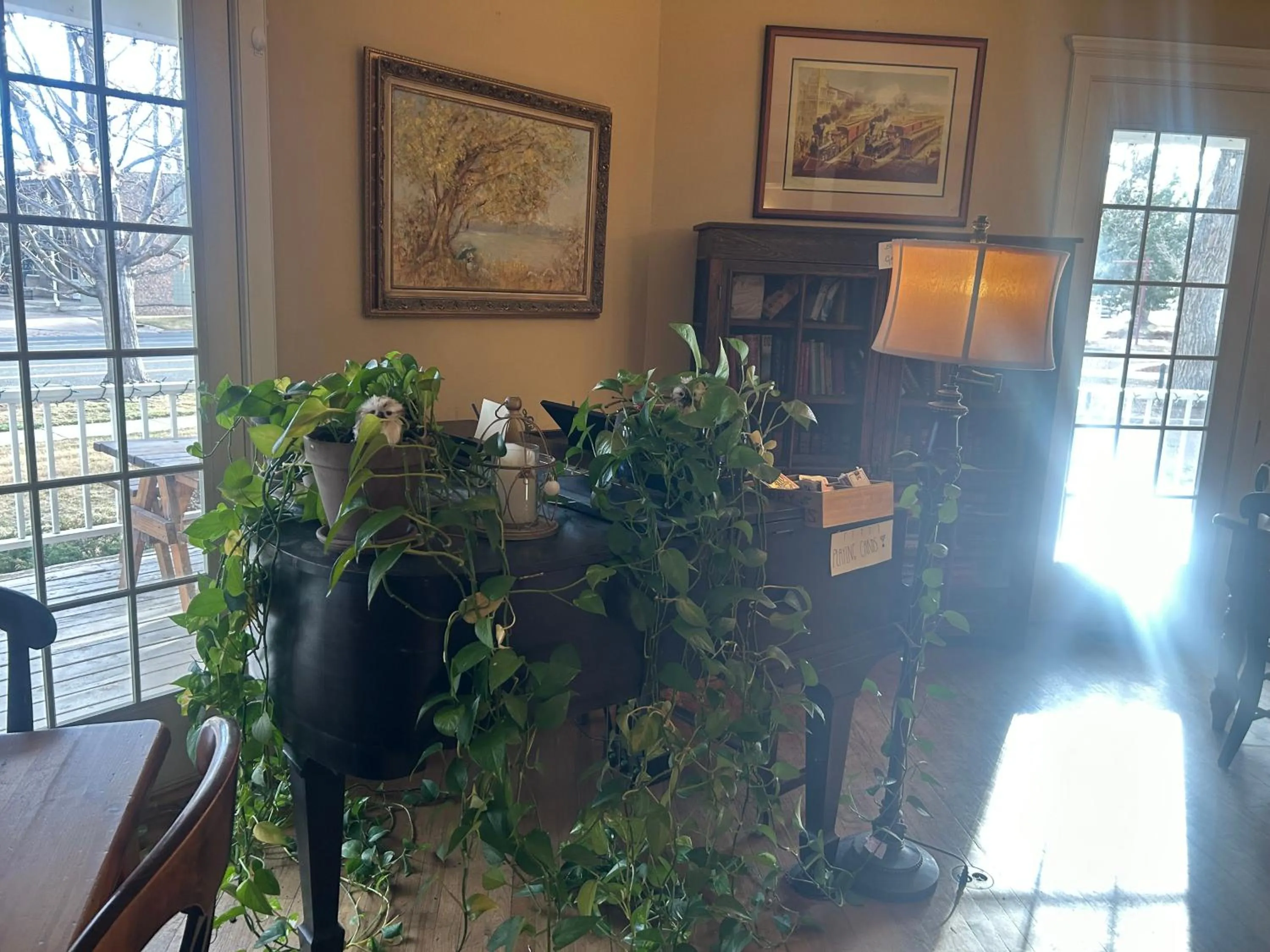 Restaurant/places to eat in The Currier Inn