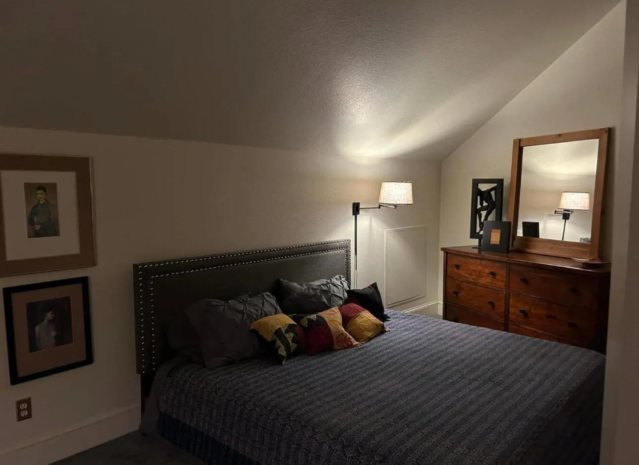 Bed in The Currier Inn