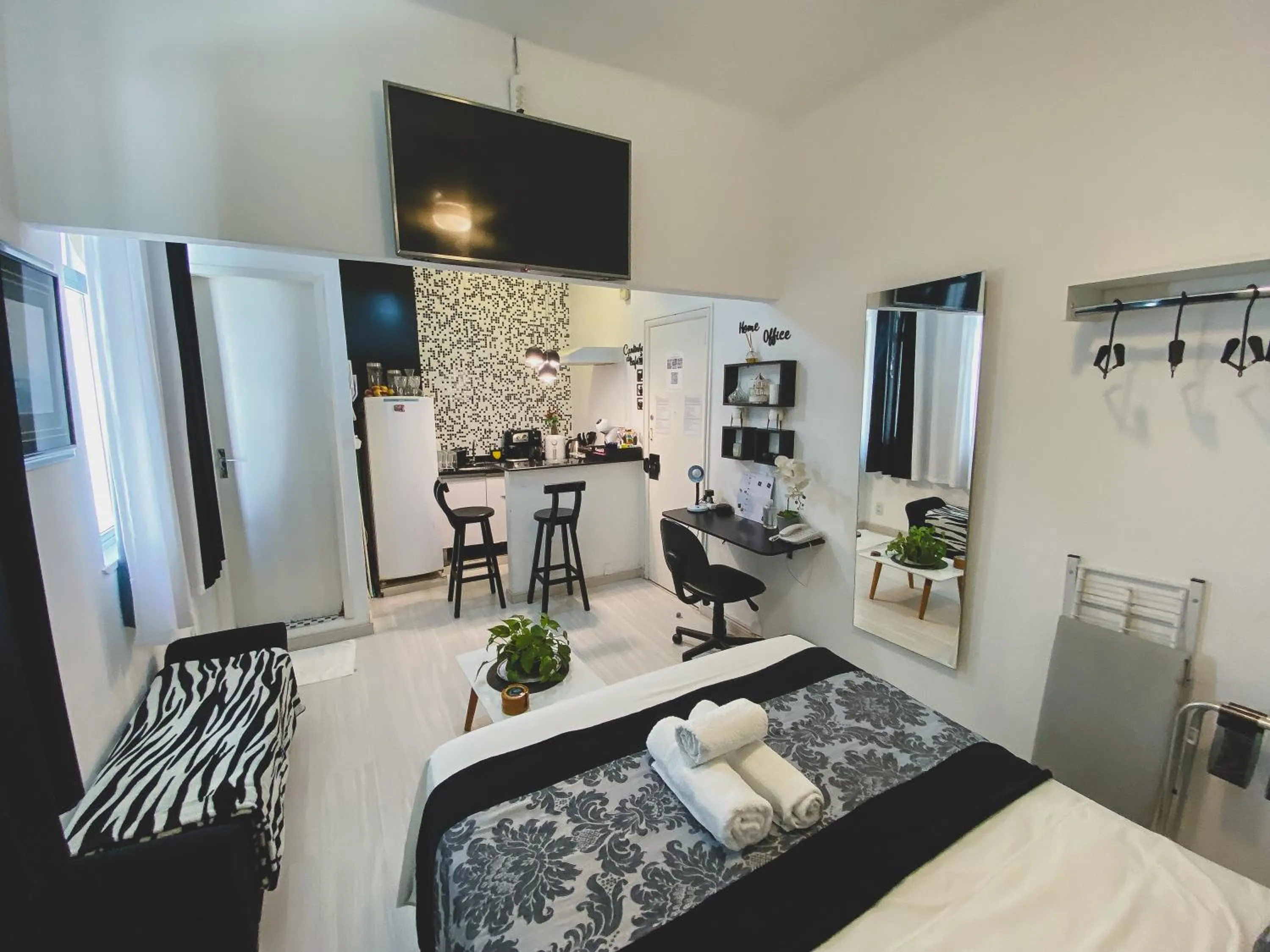 Bed in Studio Leblon