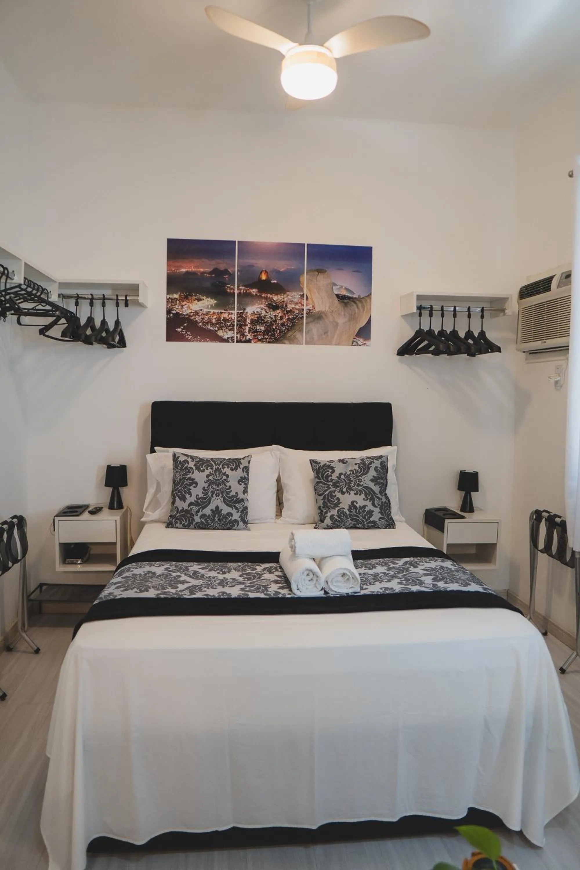 Bed in Studio Leblon