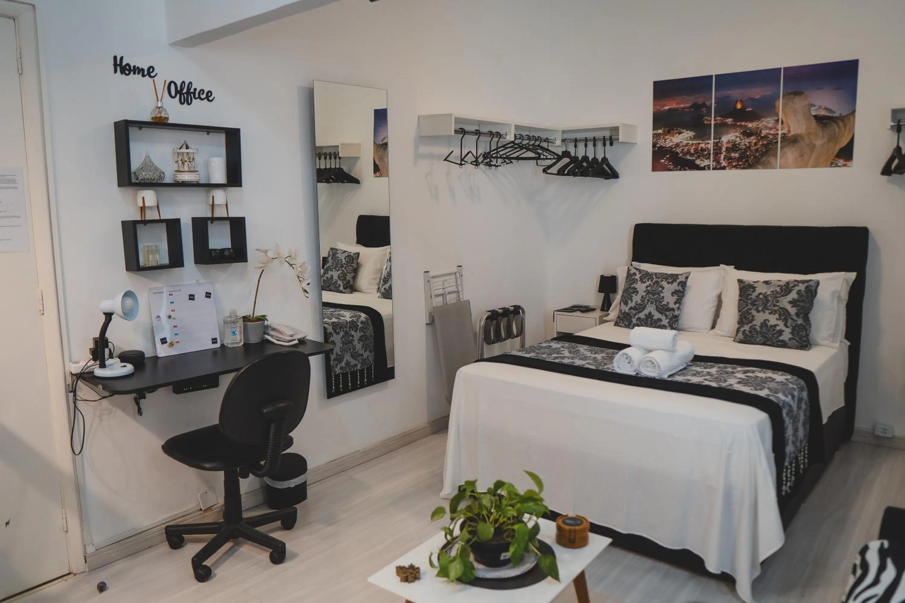 Bed in Studio Leblon