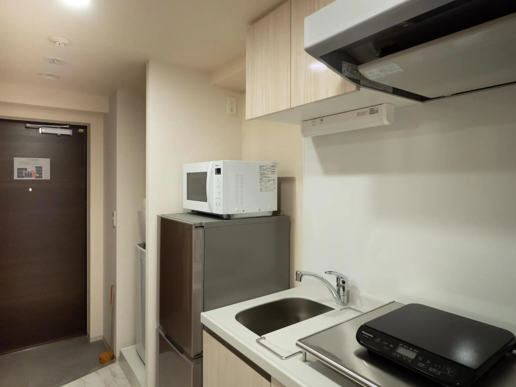 Kitchen or kitchenette in HIYORI Stay Kyoto Kamogawa