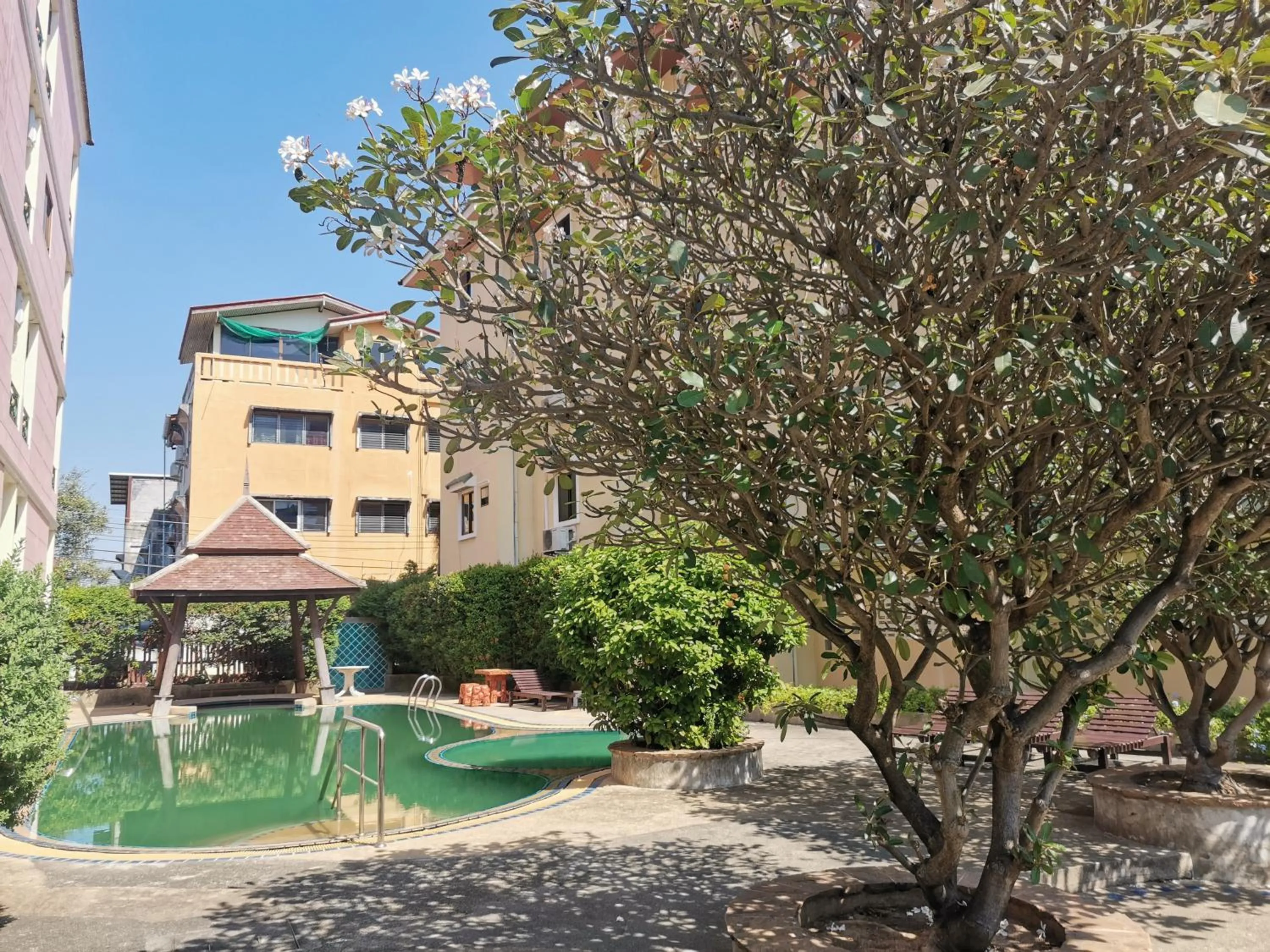 Property building in Golden Villa Pattaya