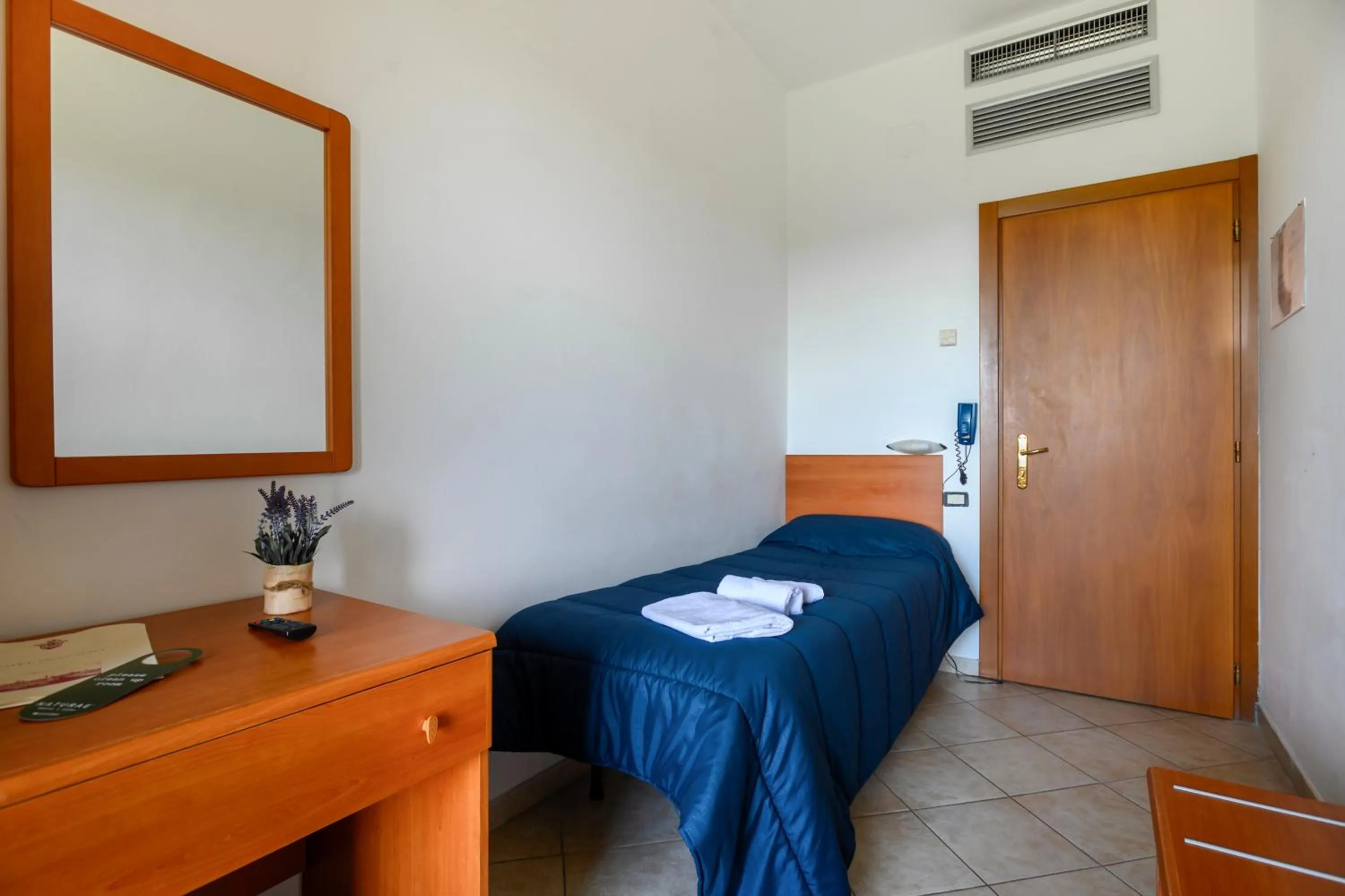 Bed in Hotel Vico Alto Siena