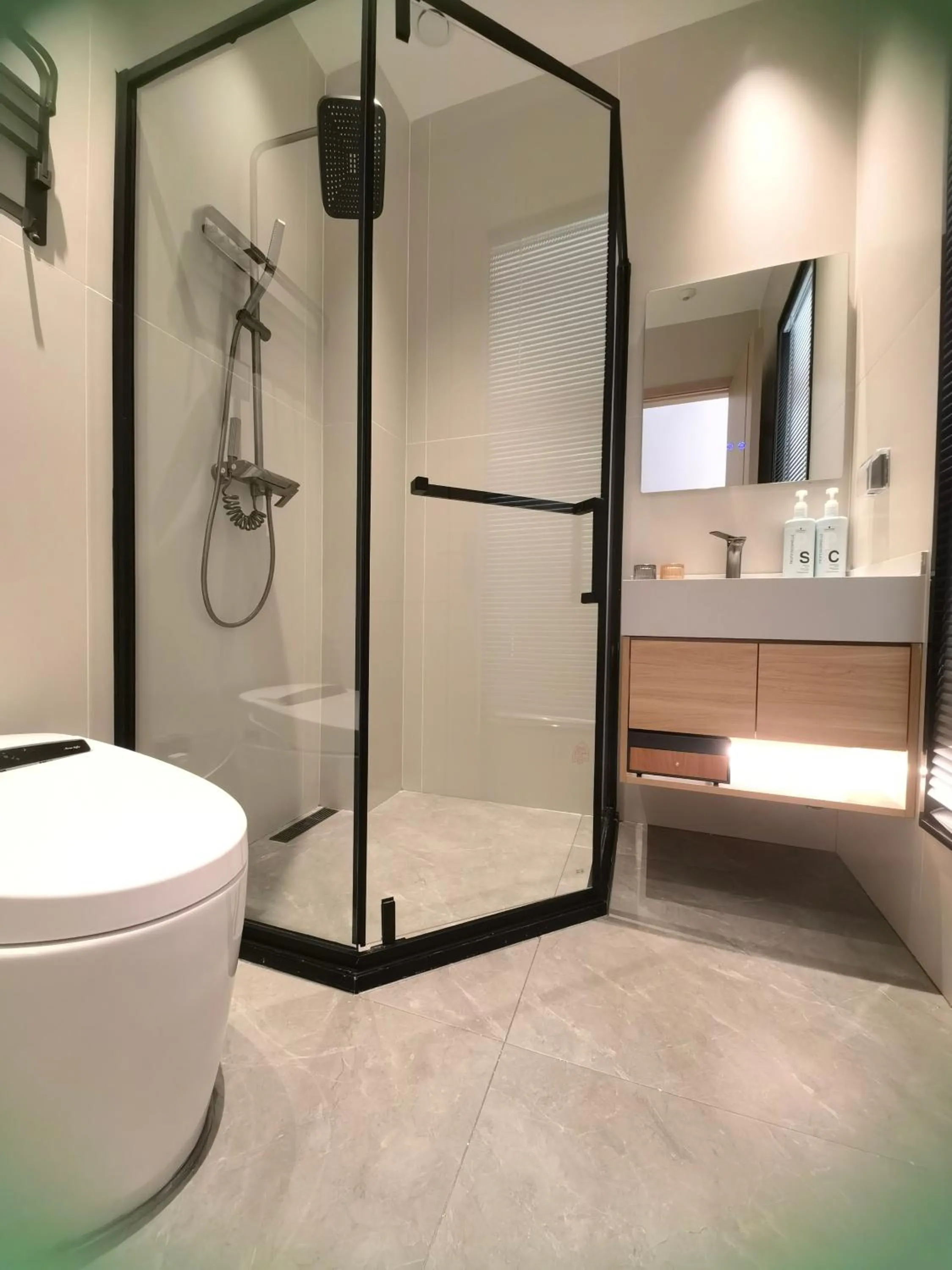 Shower in Xishu Garden Inn - Travel Agency service - Car Rent service - English Speaking