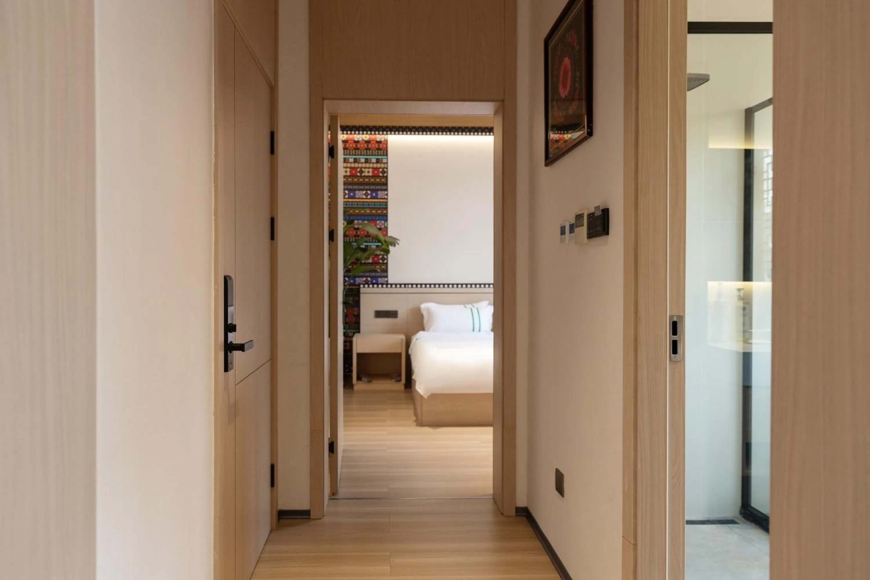 Photo of the whole room, Bed in Xishu Garden Inn - Travel Agency service - Car Rent service - English Speaking