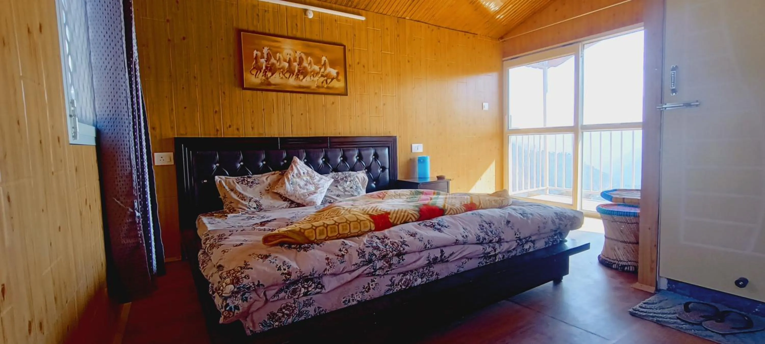 Bed in TREE HOUSE BY THE CITY ESCAPE