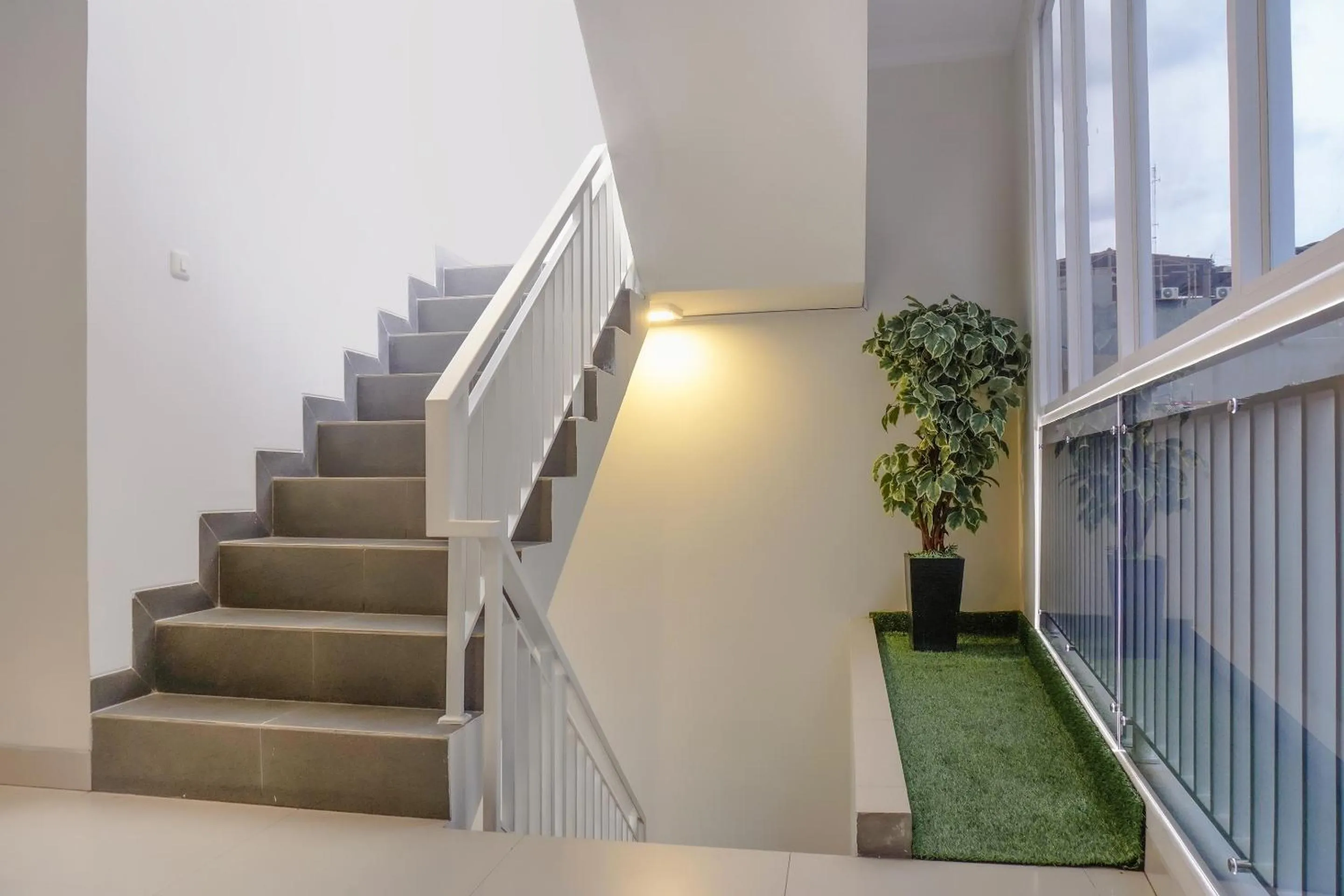 Lobby or reception in Hotel O Pioneer Pasar Baru