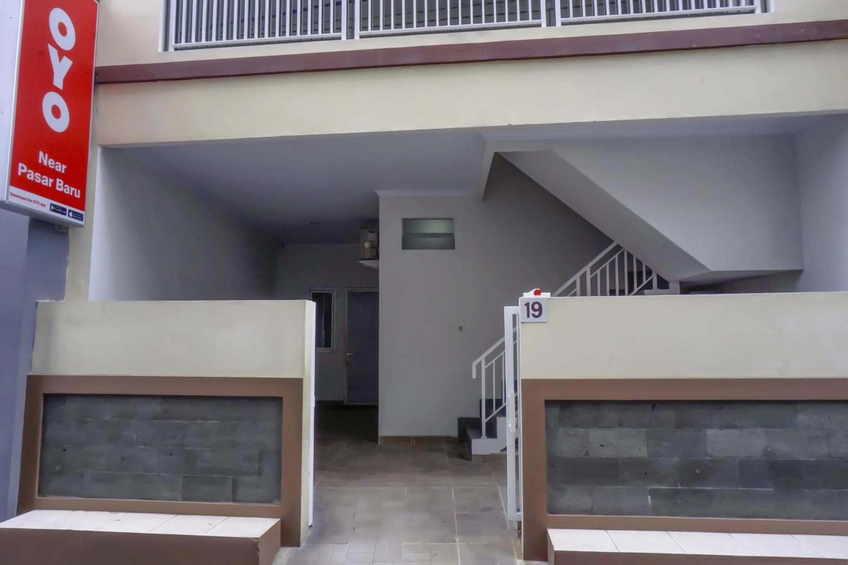 Facade/entrance in Hotel O Pioneer Pasar Baru