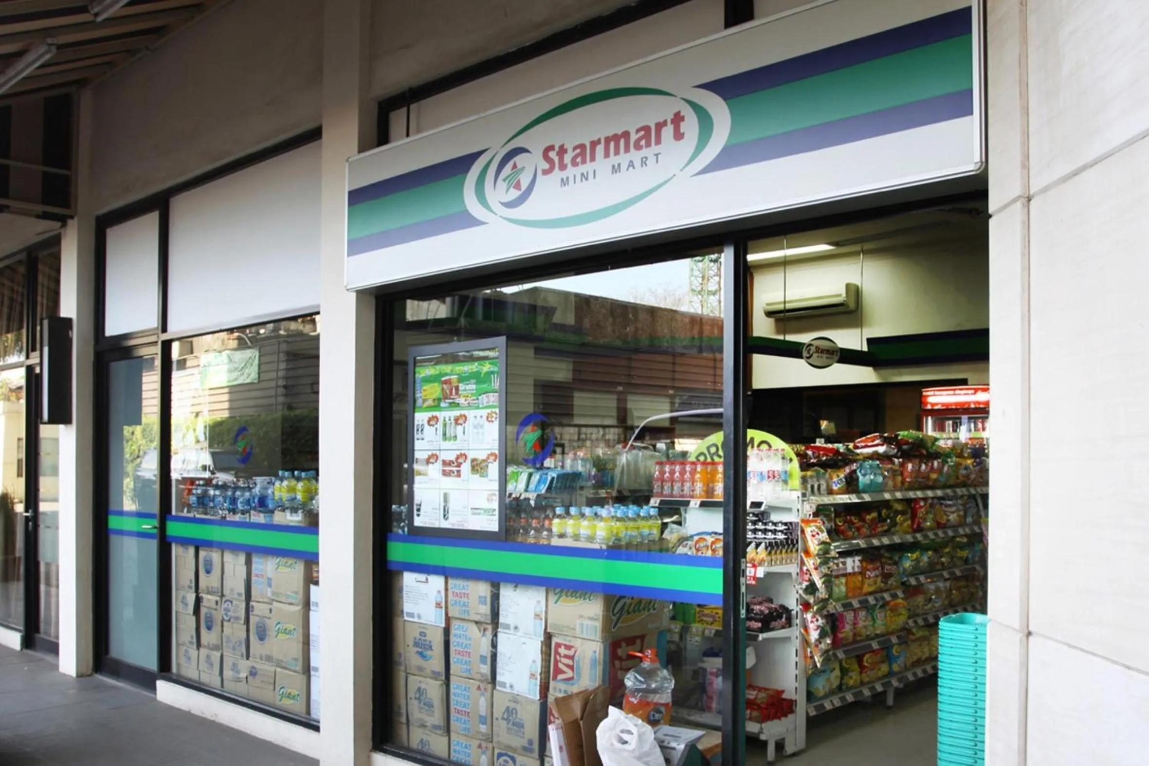 Supermarket/grocery shop in Daily Home Apartment