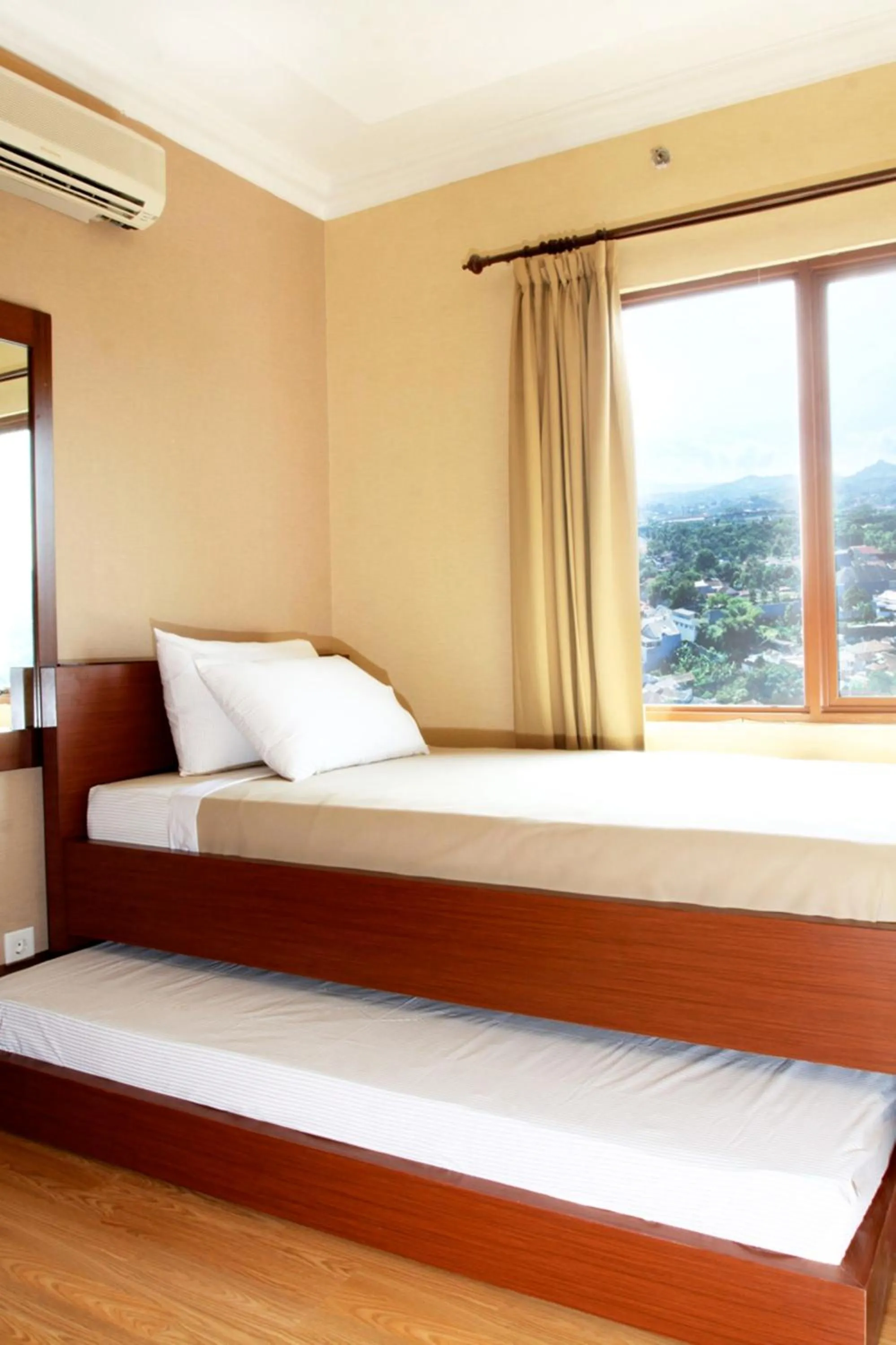 Day, Bed in Daily Home Apartment