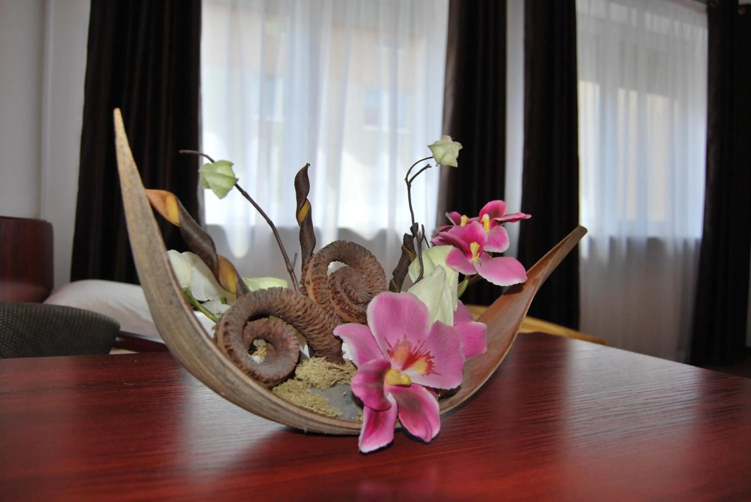 Photo of the whole room in Villa Victoria