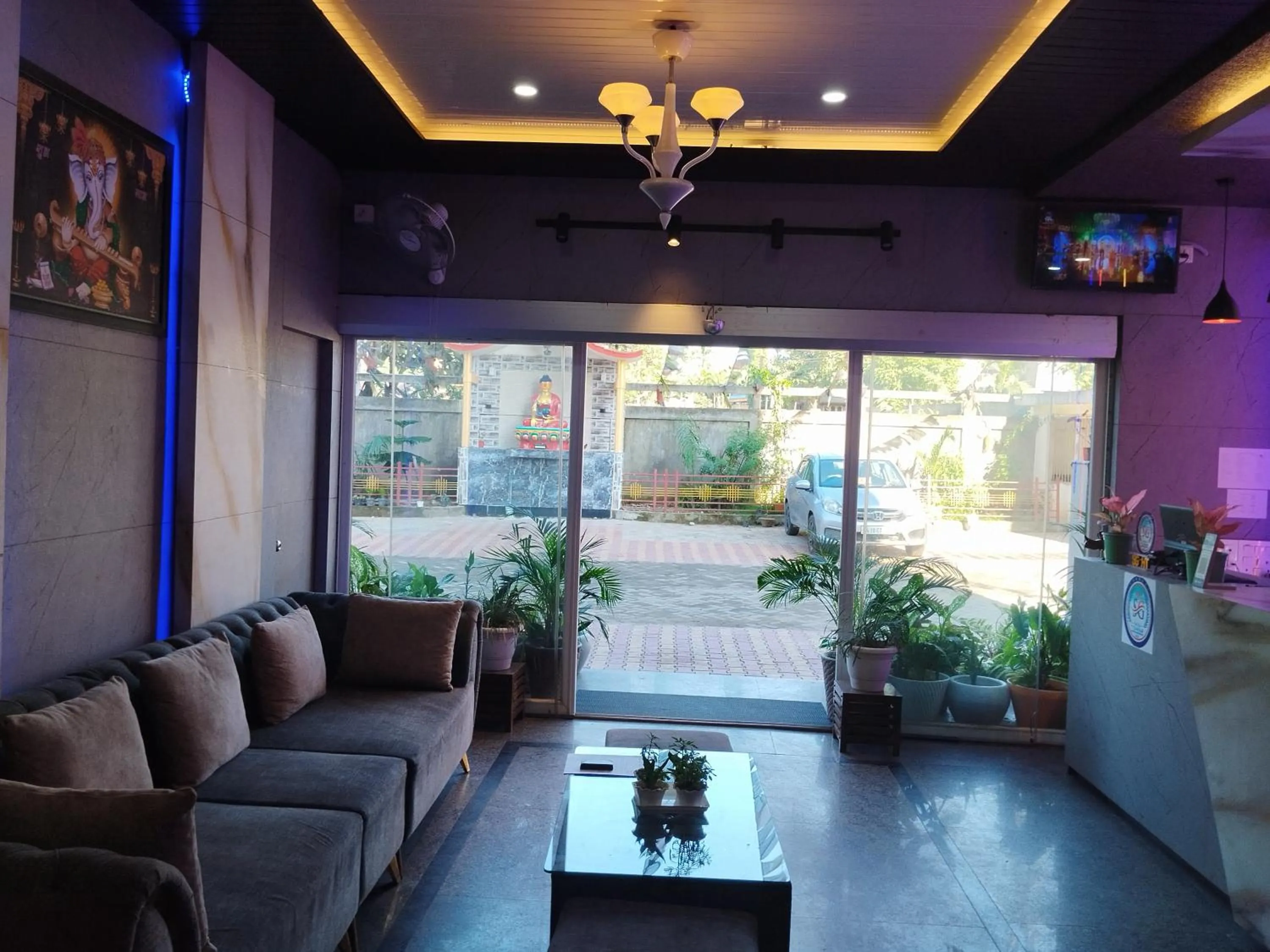 TV and multimedia in HOTEL SG HUB TOWER