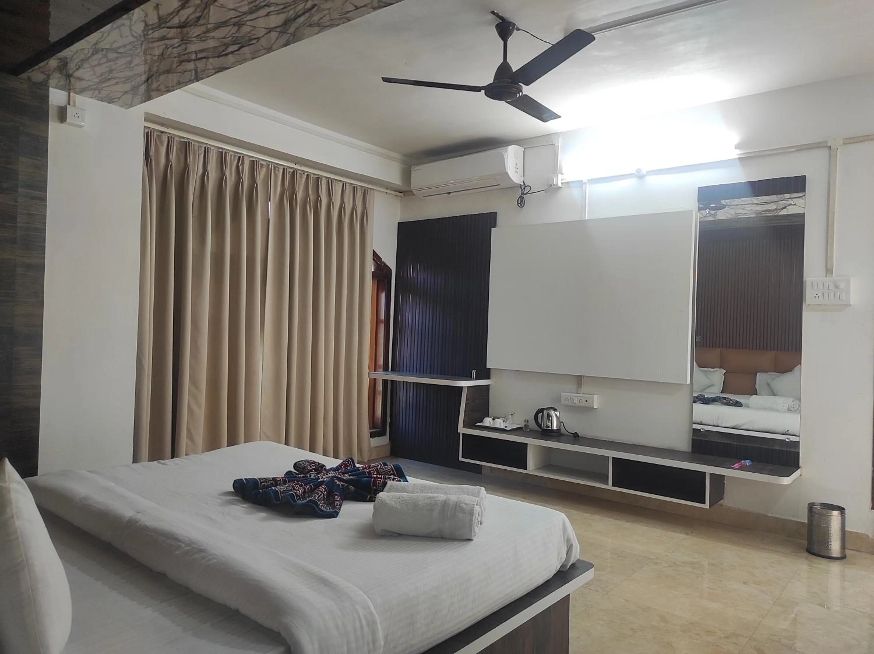 Bed in HOTEL SG HUB TOWER