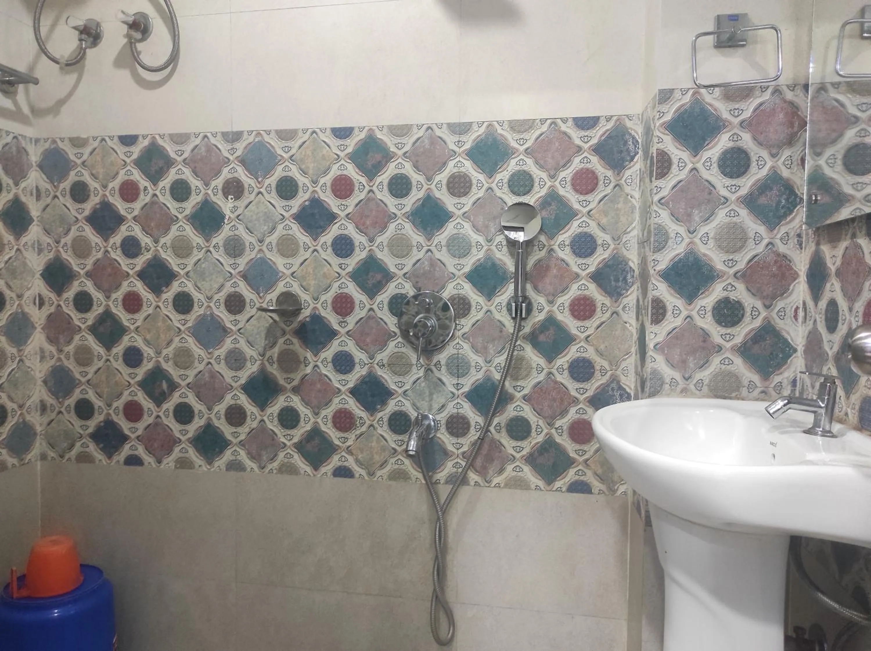 Shower in HOTEL SG HUB TOWER