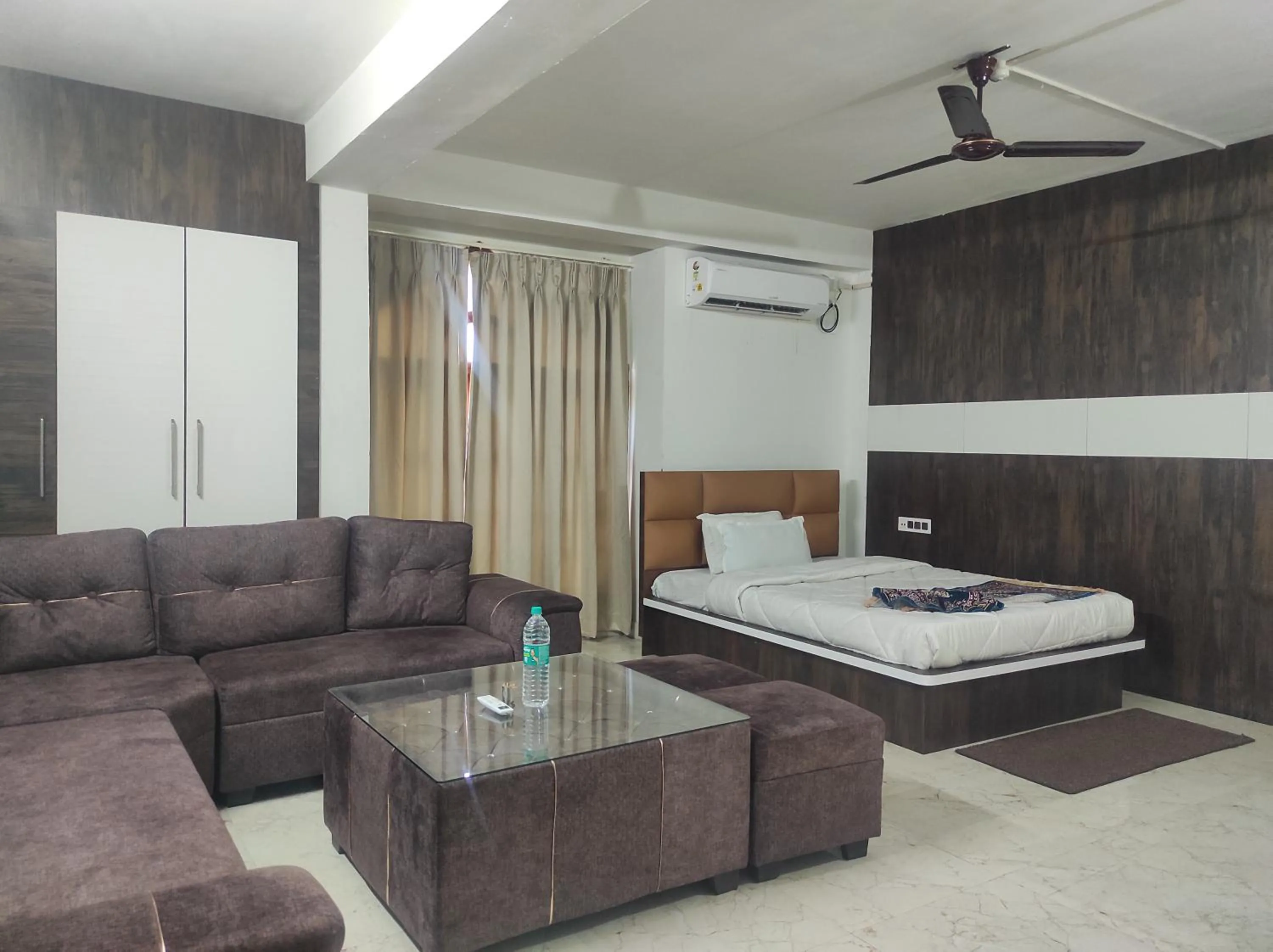 Bed in HOTEL SG HUB TOWER