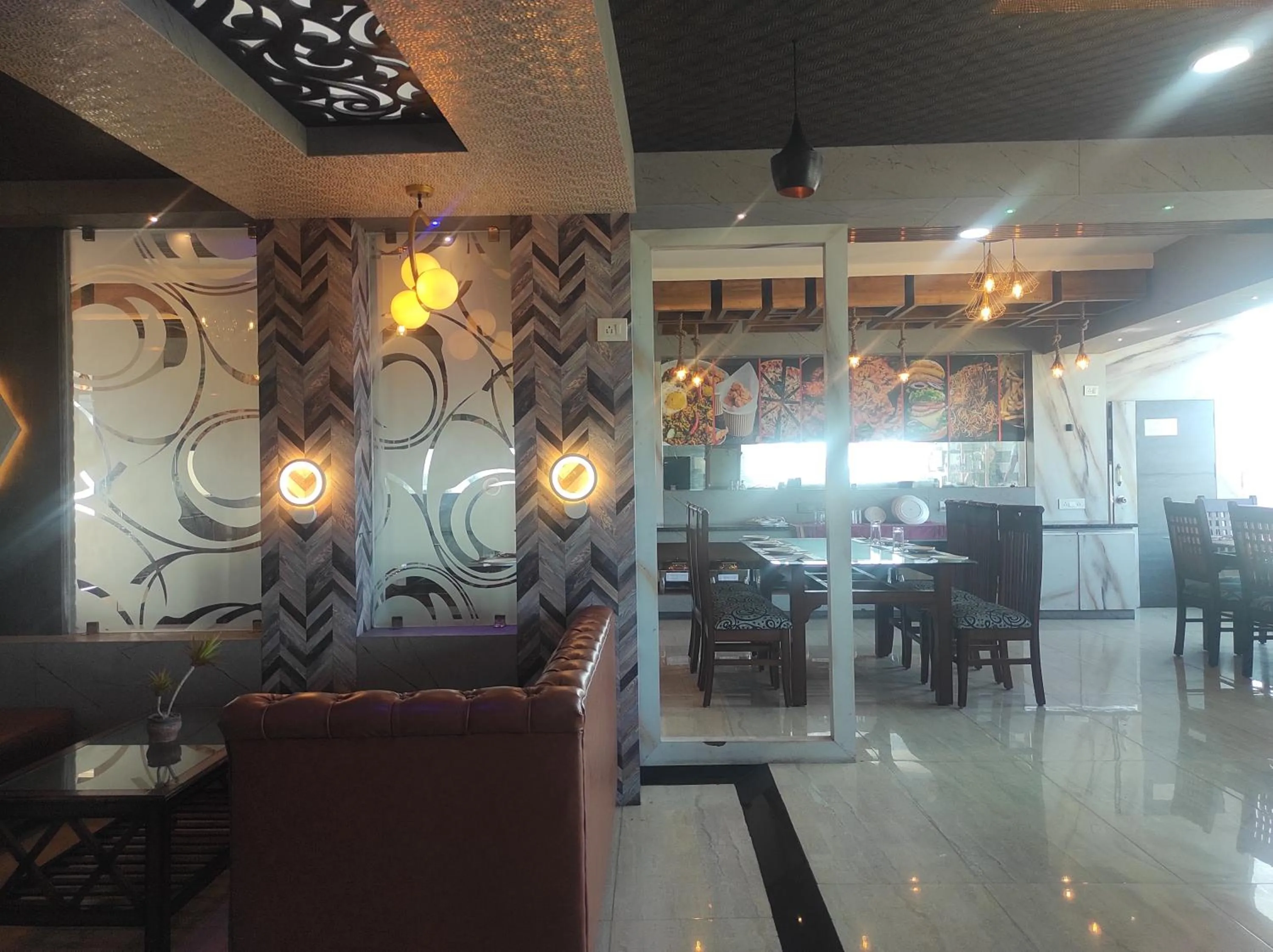 Restaurant/places to eat in HOTEL SG HUB TOWER