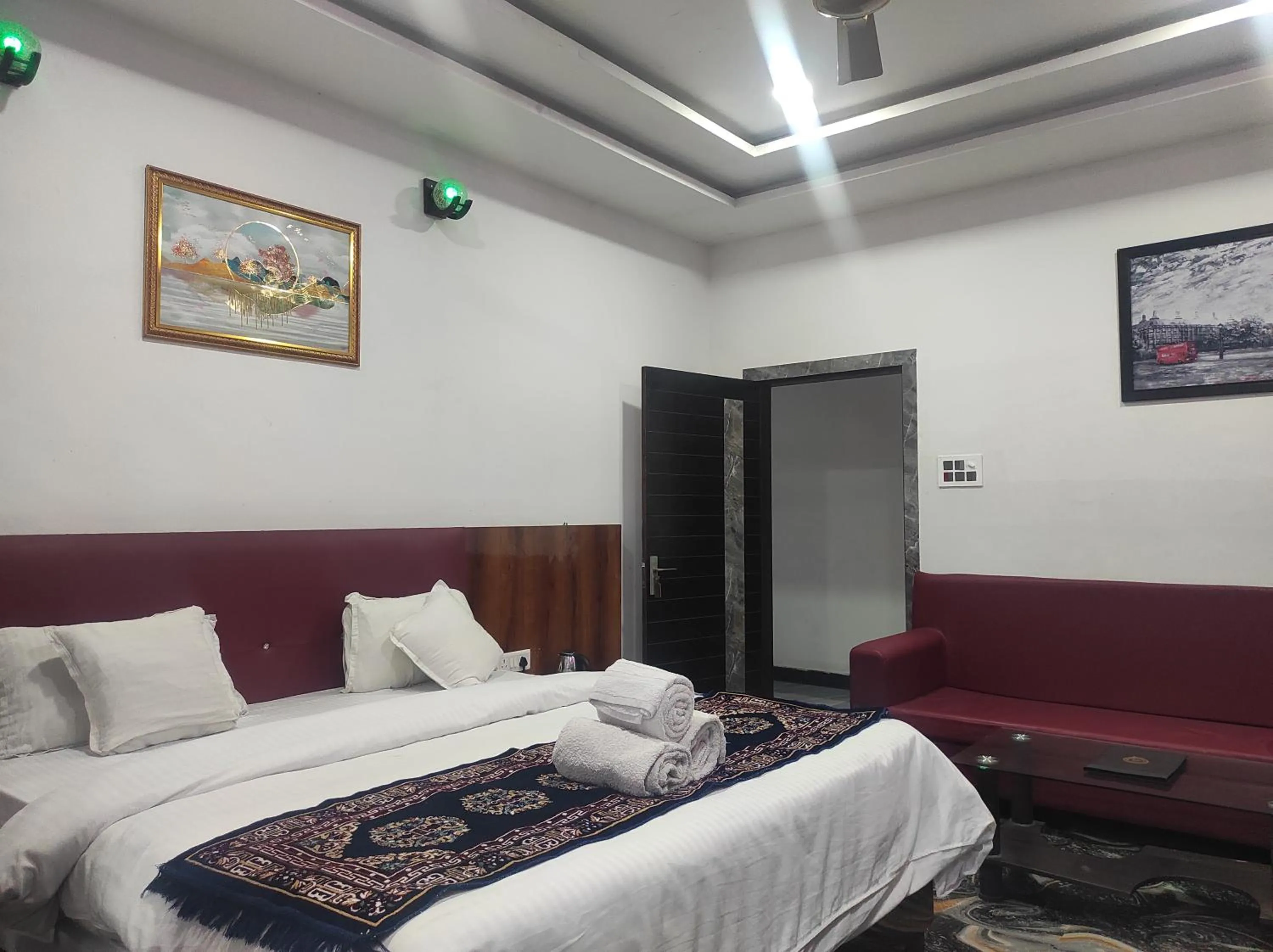 Bed in HOTEL SG HUB TOWER