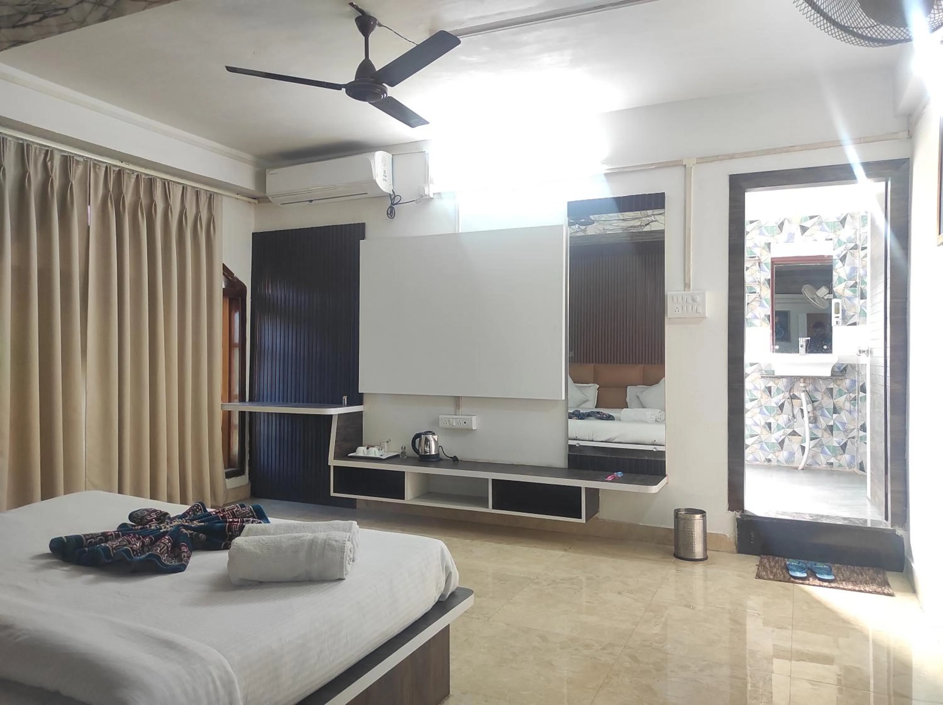 Bed in HOTEL SG HUB TOWER