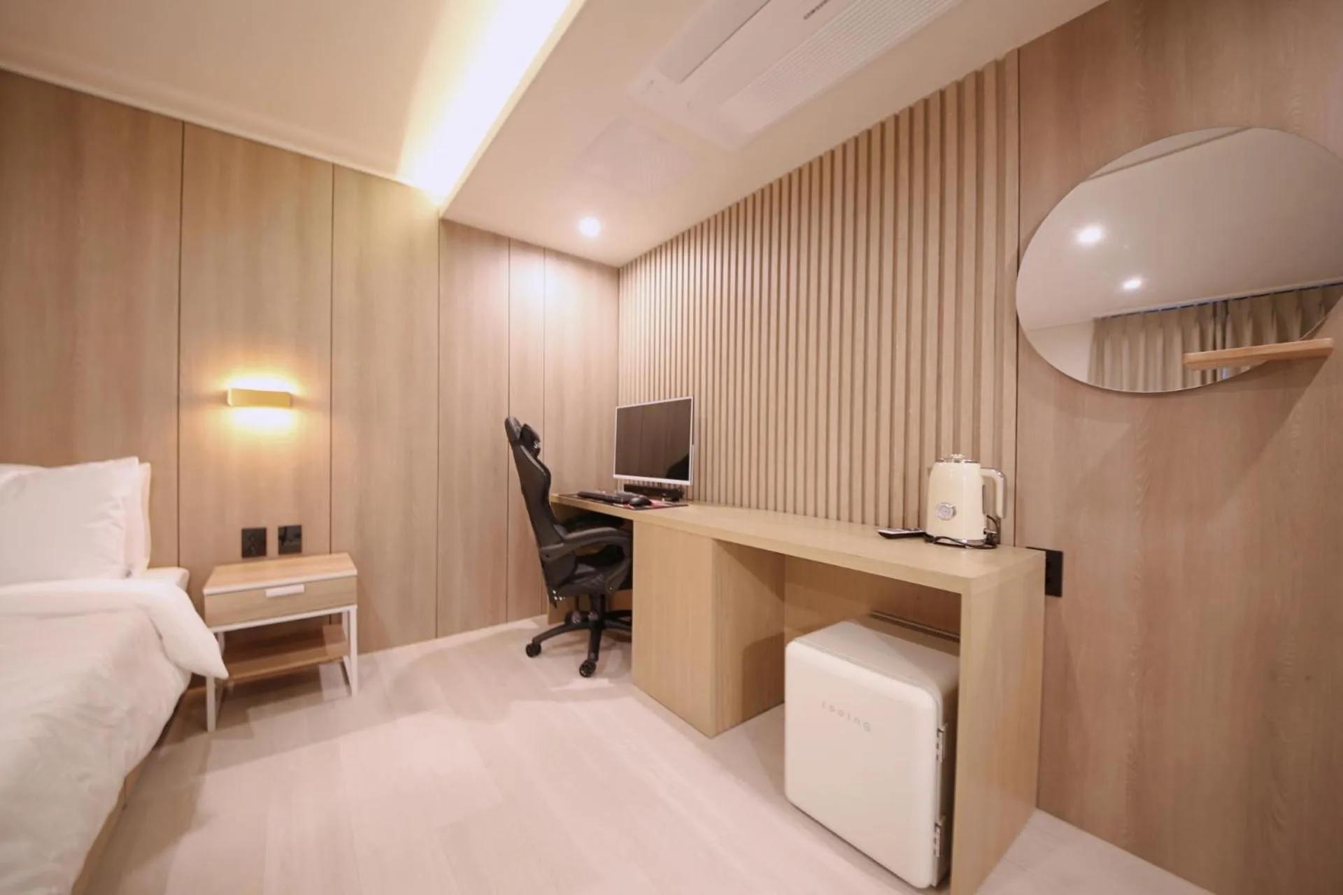 TV and multimedia, Bed in Two H Hotel